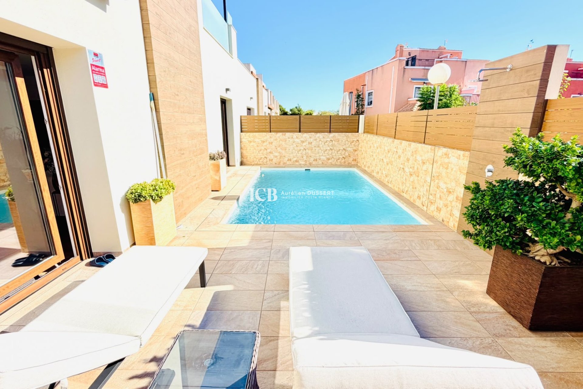 Resale - Townhouse -
Los Montesinos - La Herada