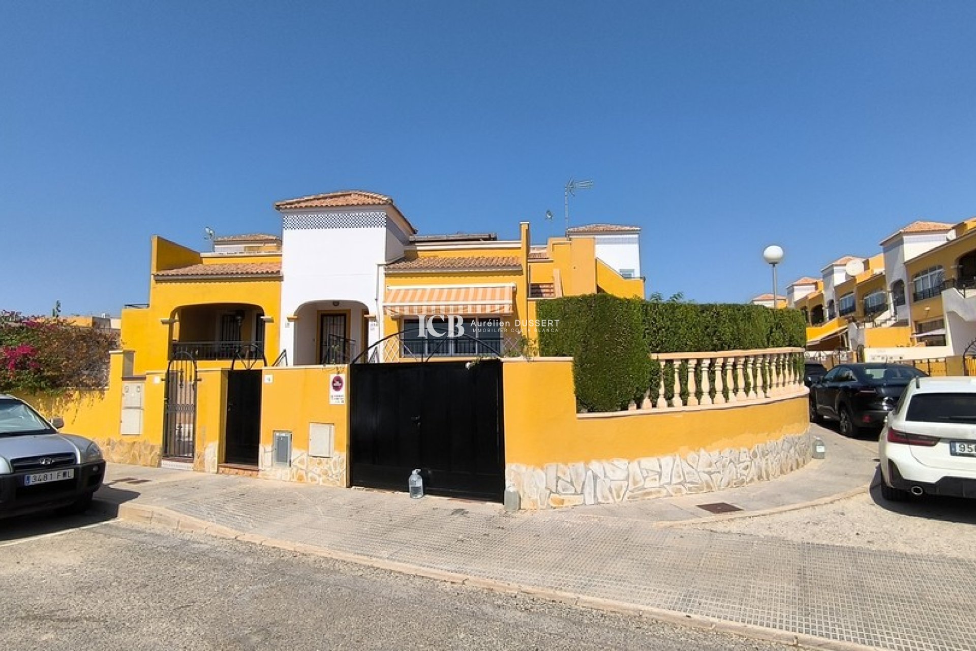 Resale - Townhouse -
Los Montesinos - La Herrada
