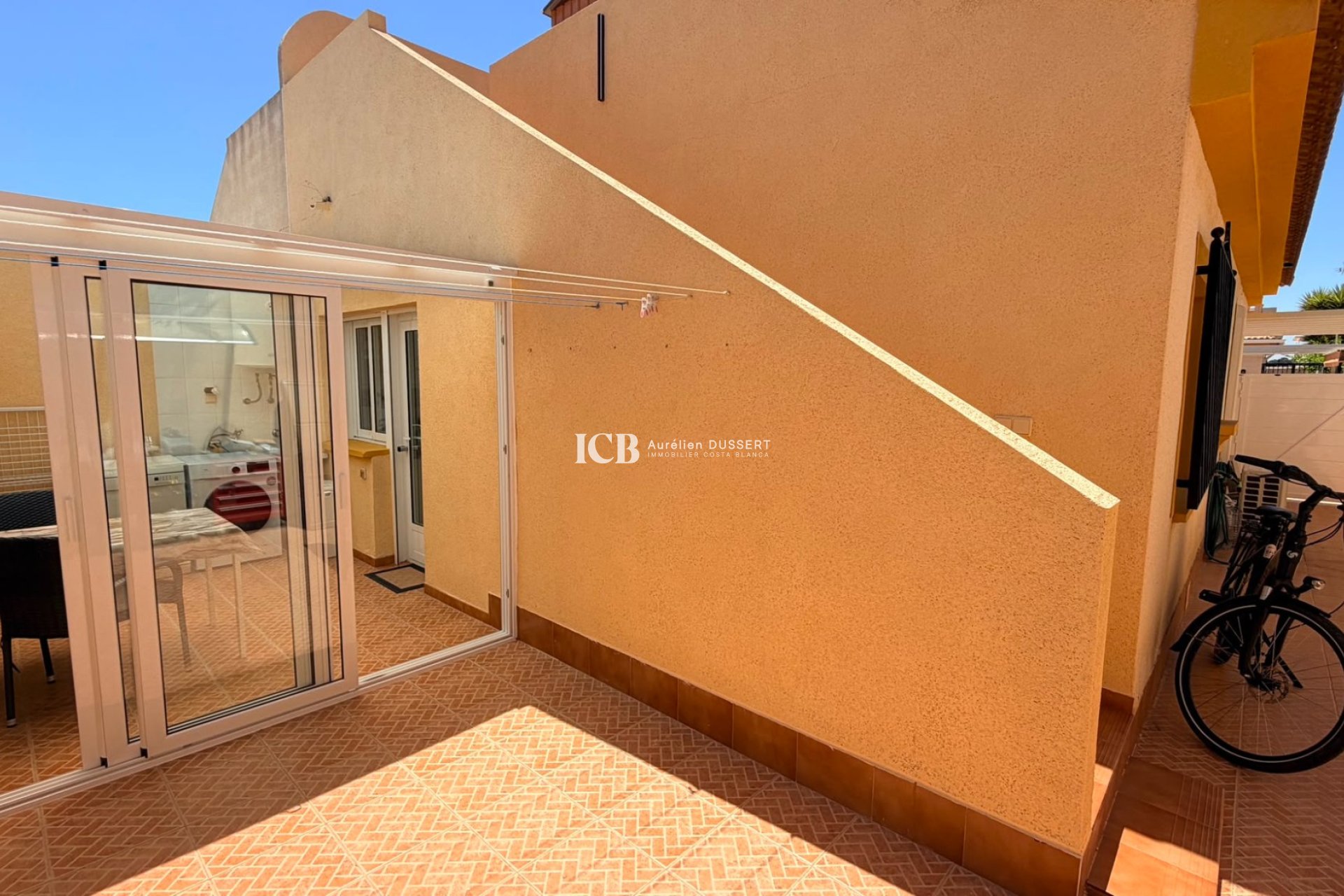 Resale - Townhouse -
Los Montesinos - Urbanizacion montesol
