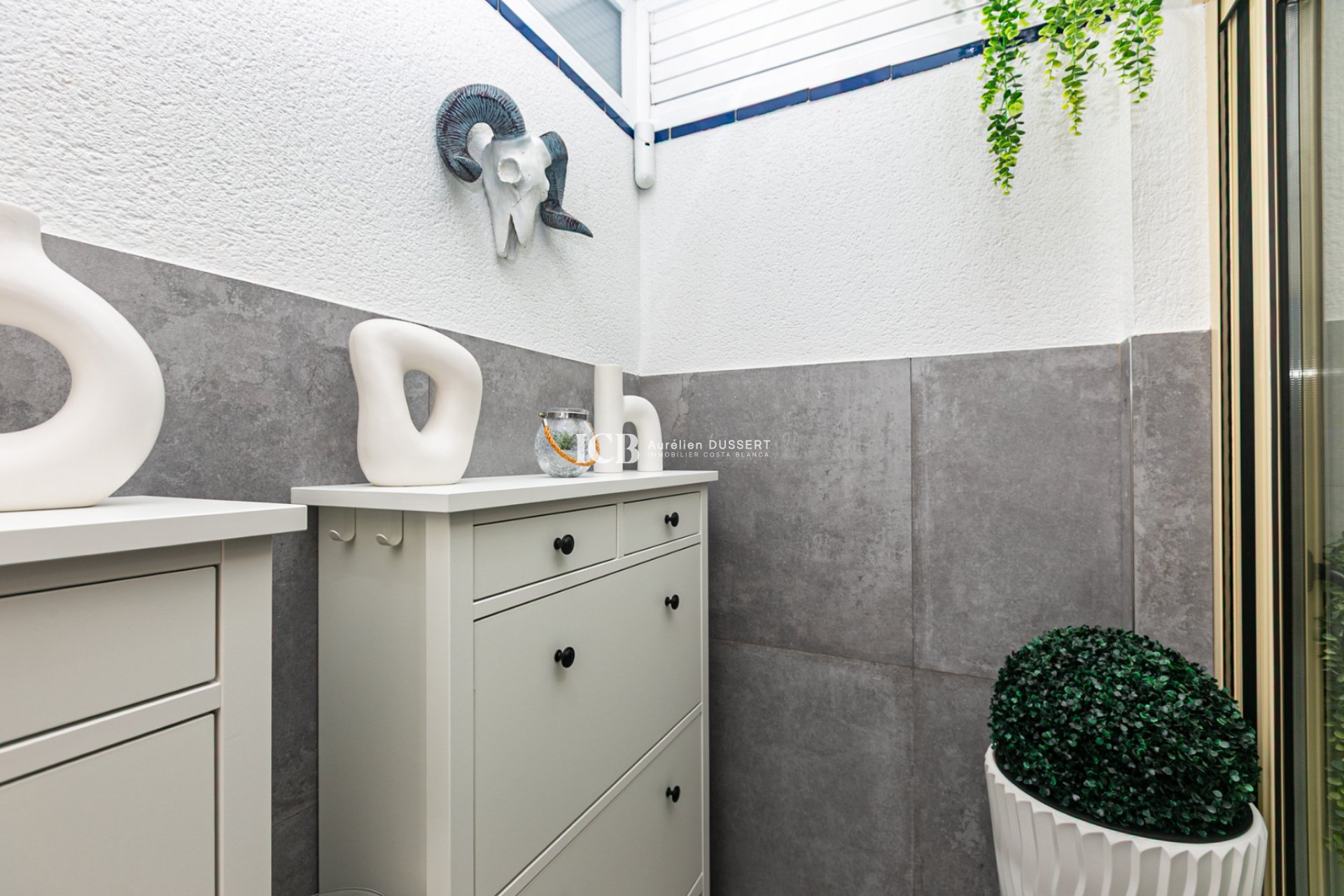 Resale - Townhouse -
Mil Palmeras
