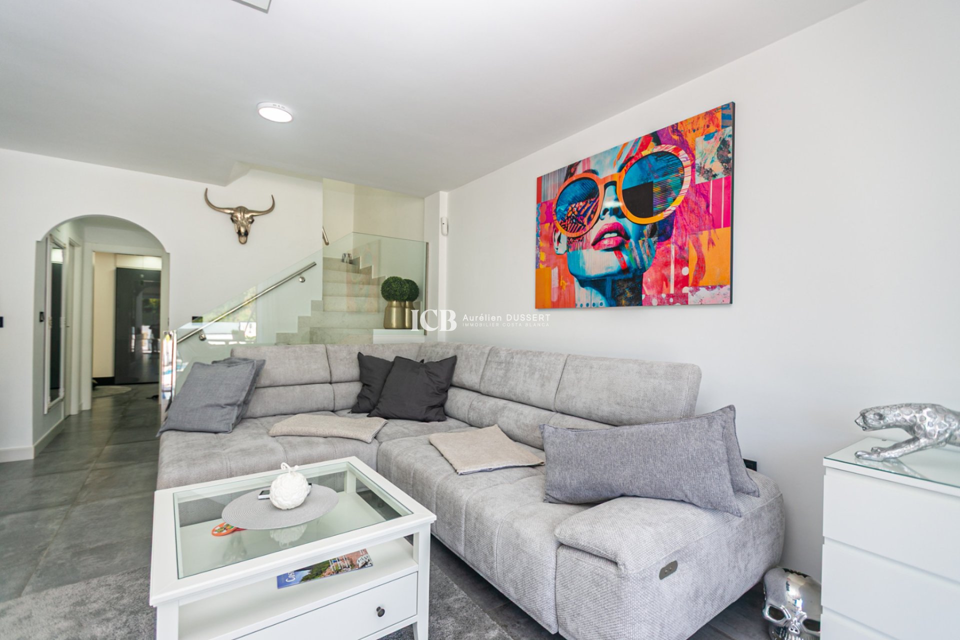 Resale - Townhouse -
Mil Palmeras