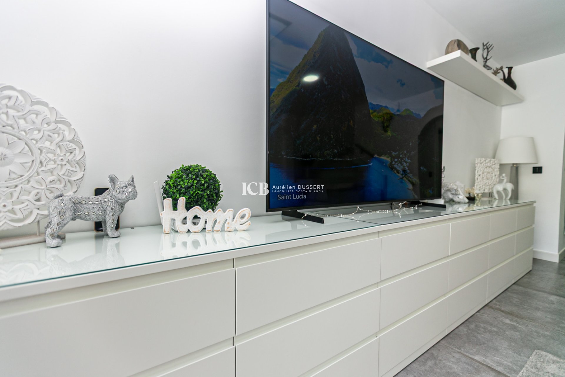 Resale - Townhouse -
Mil Palmeras