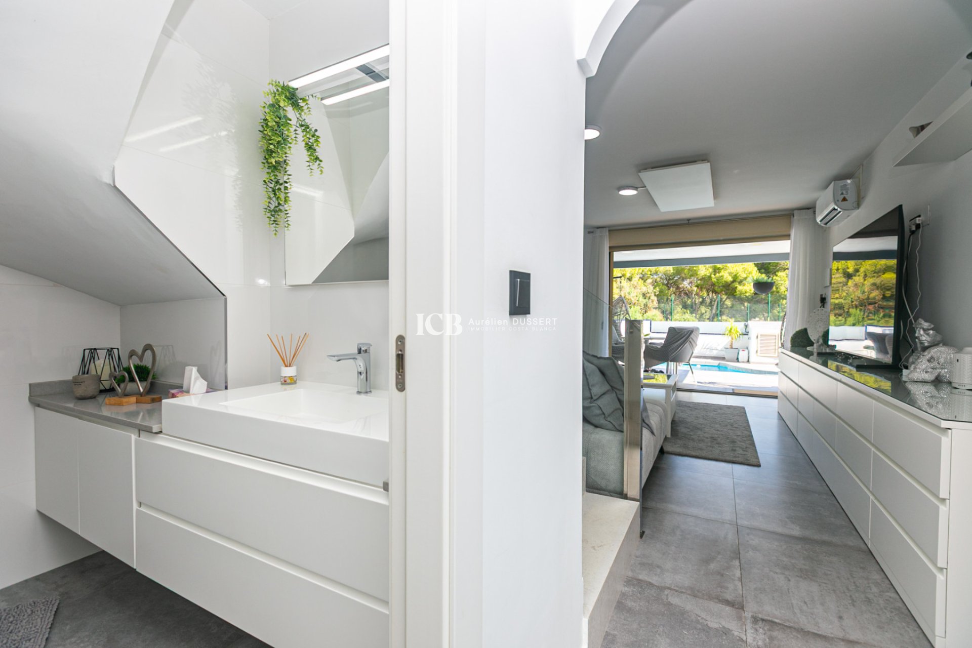 Resale - Townhouse -
Mil Palmeras