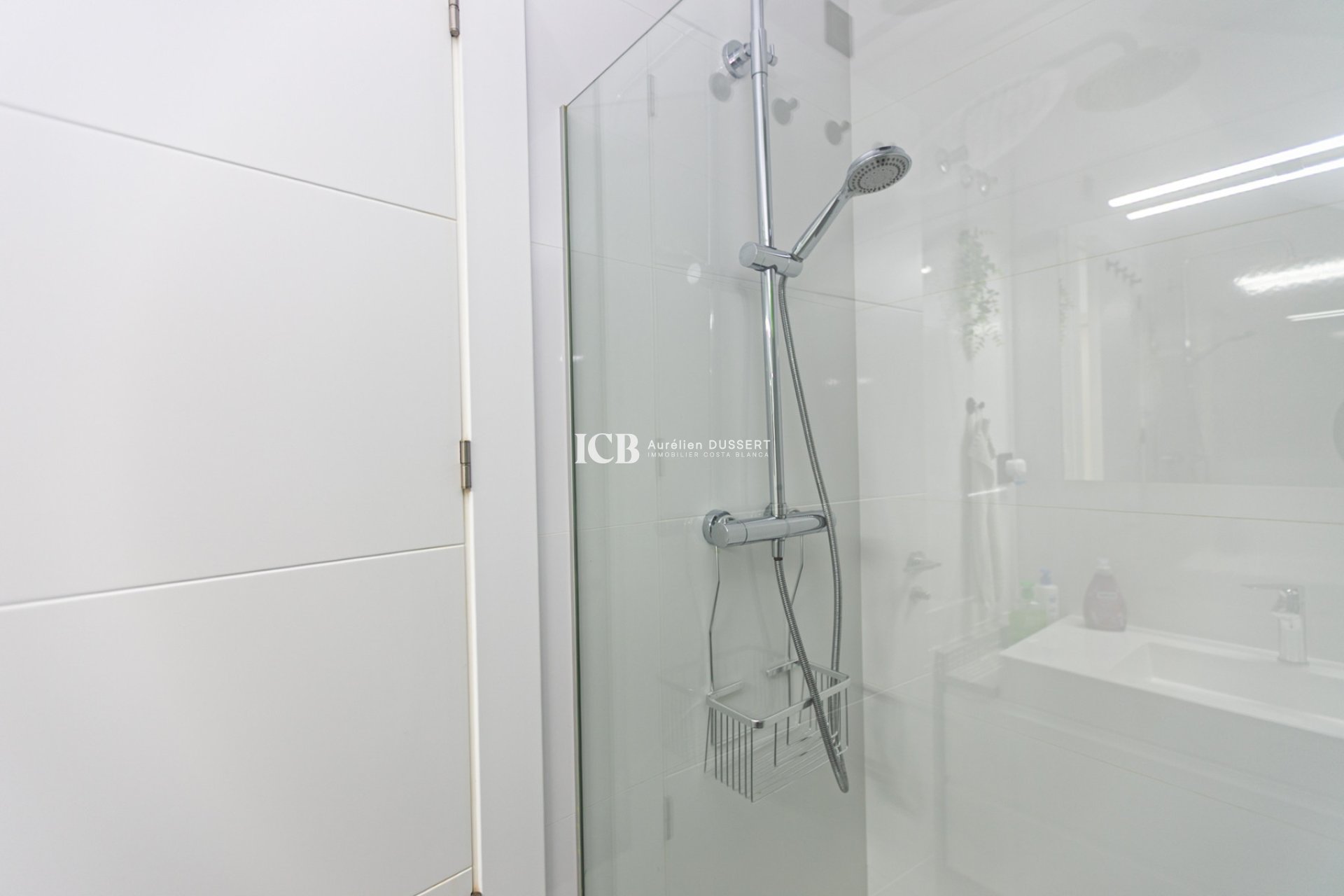 Resale - Townhouse -
Mil Palmeras