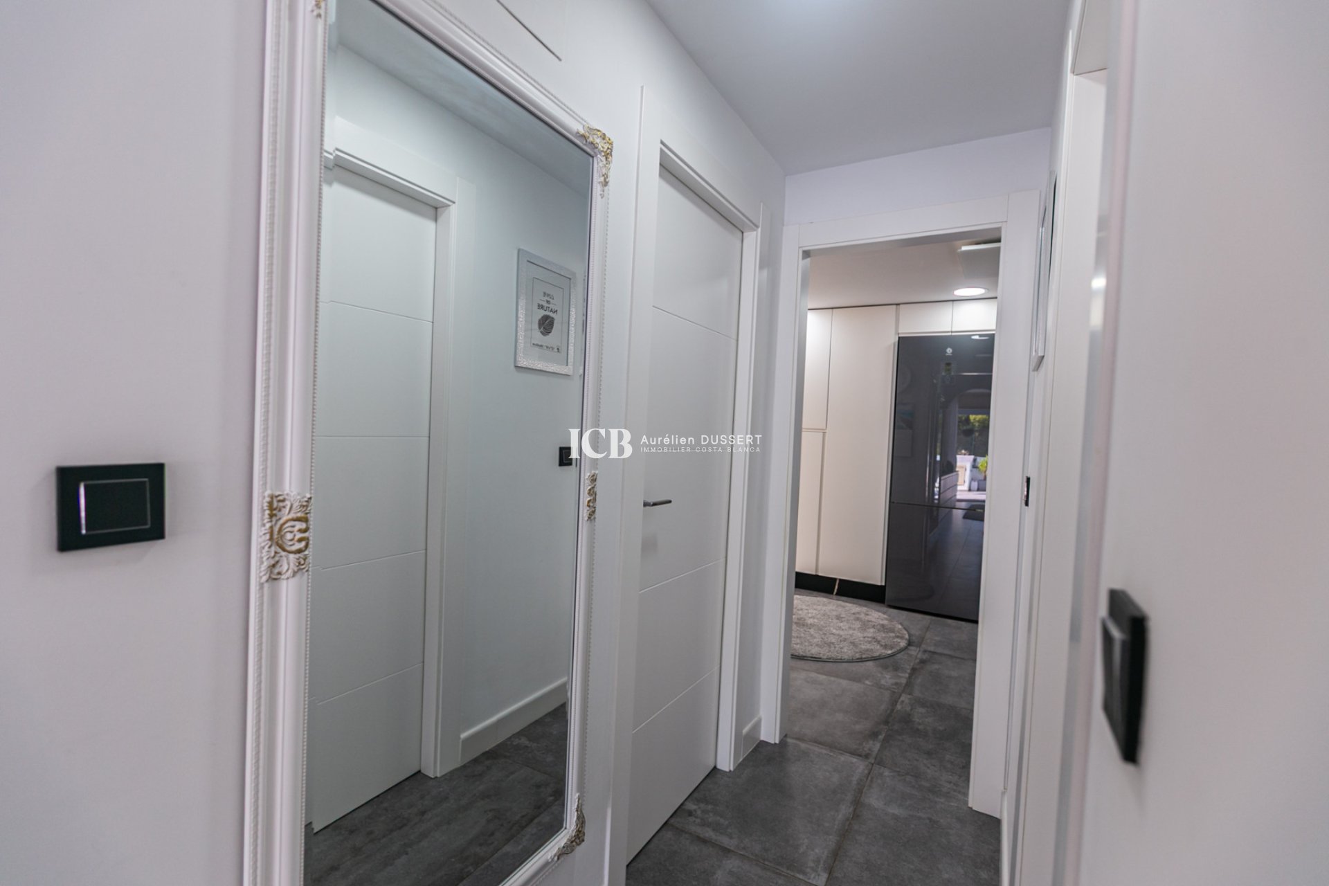 Resale - Townhouse -
Mil Palmeras