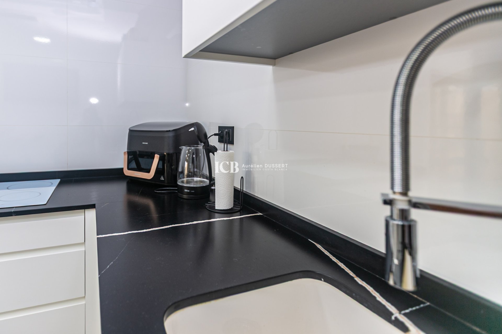Resale - Townhouse -
Mil Palmeras
