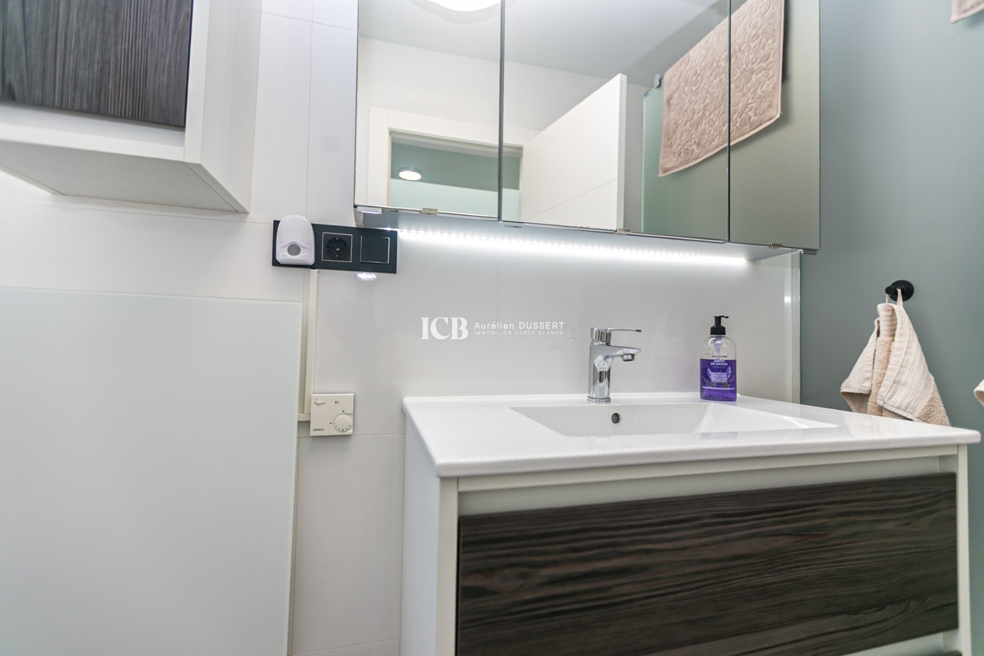 Resale - Townhouse -
Mil Palmeras
