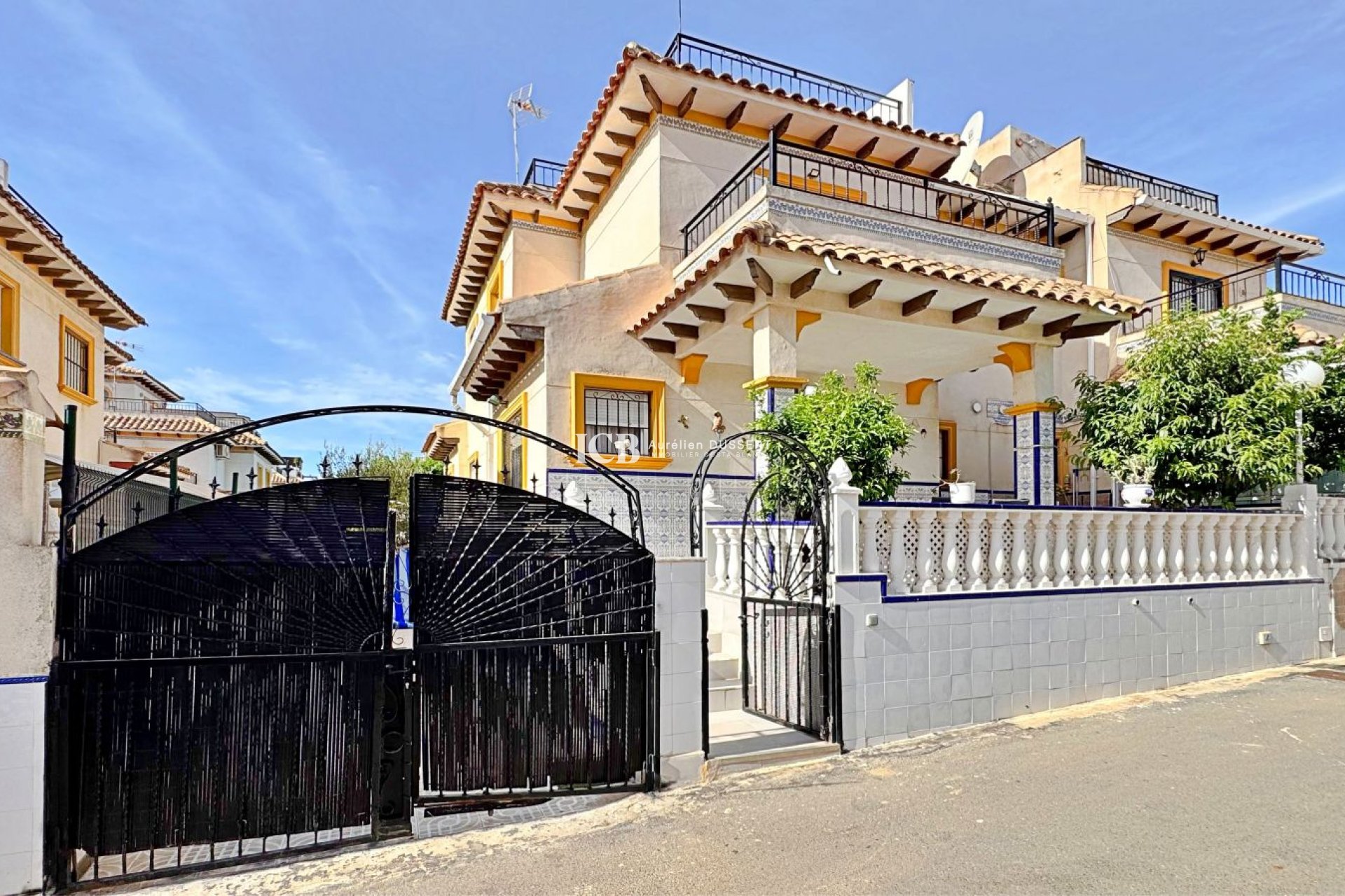 Resale - Townhouse -
Orihuela Costa - La Campana