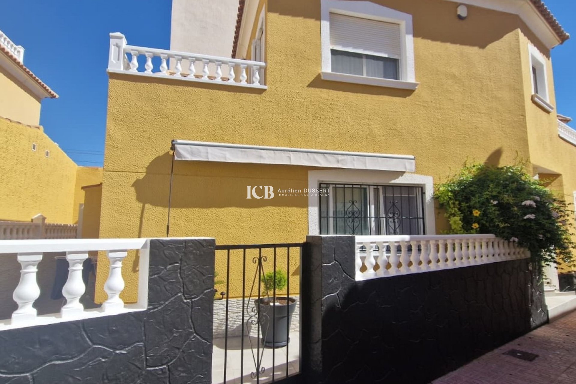 Resale - Townhouse -
Orihuela Costa - La Florida