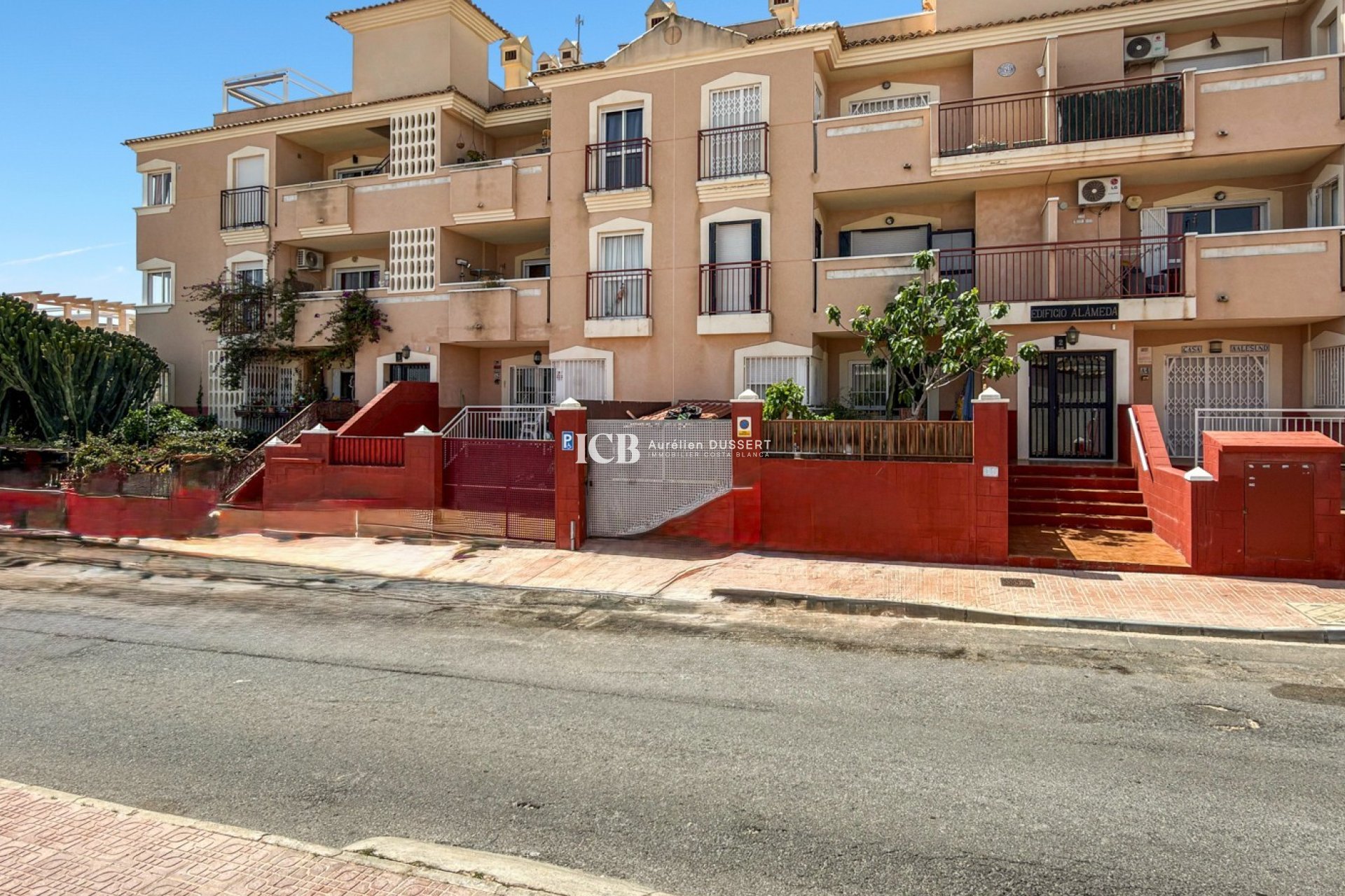 Resale - Townhouse -
Orihuela Costa - La Florida