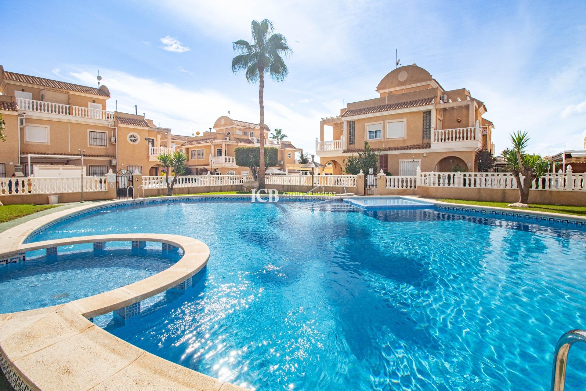 Resale - Townhouse -
Orihuela Costa - La Regia