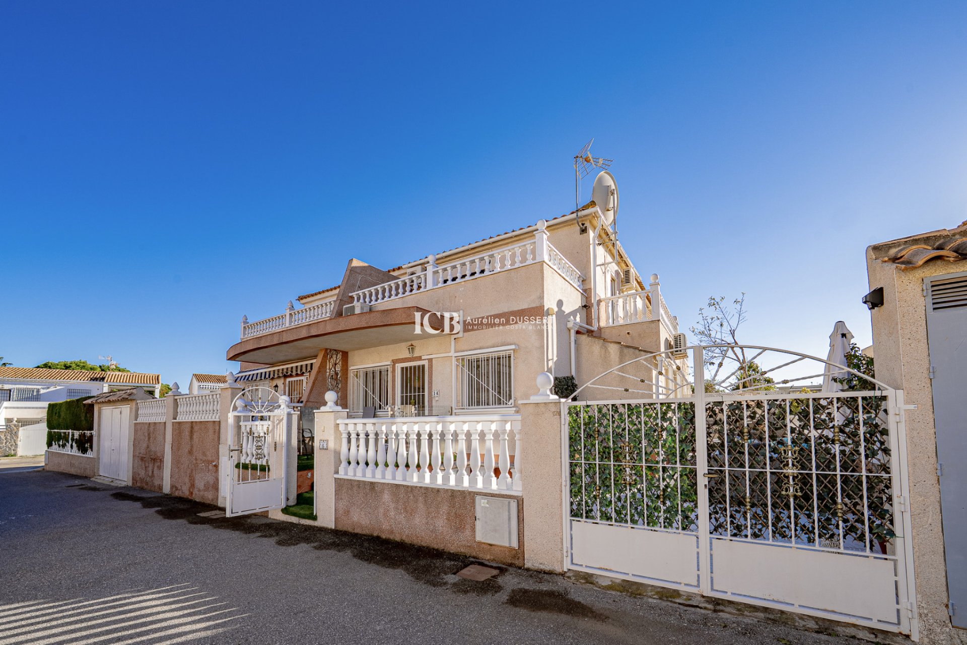 Resale - Townhouse -
Orihuela Costa - La Regia