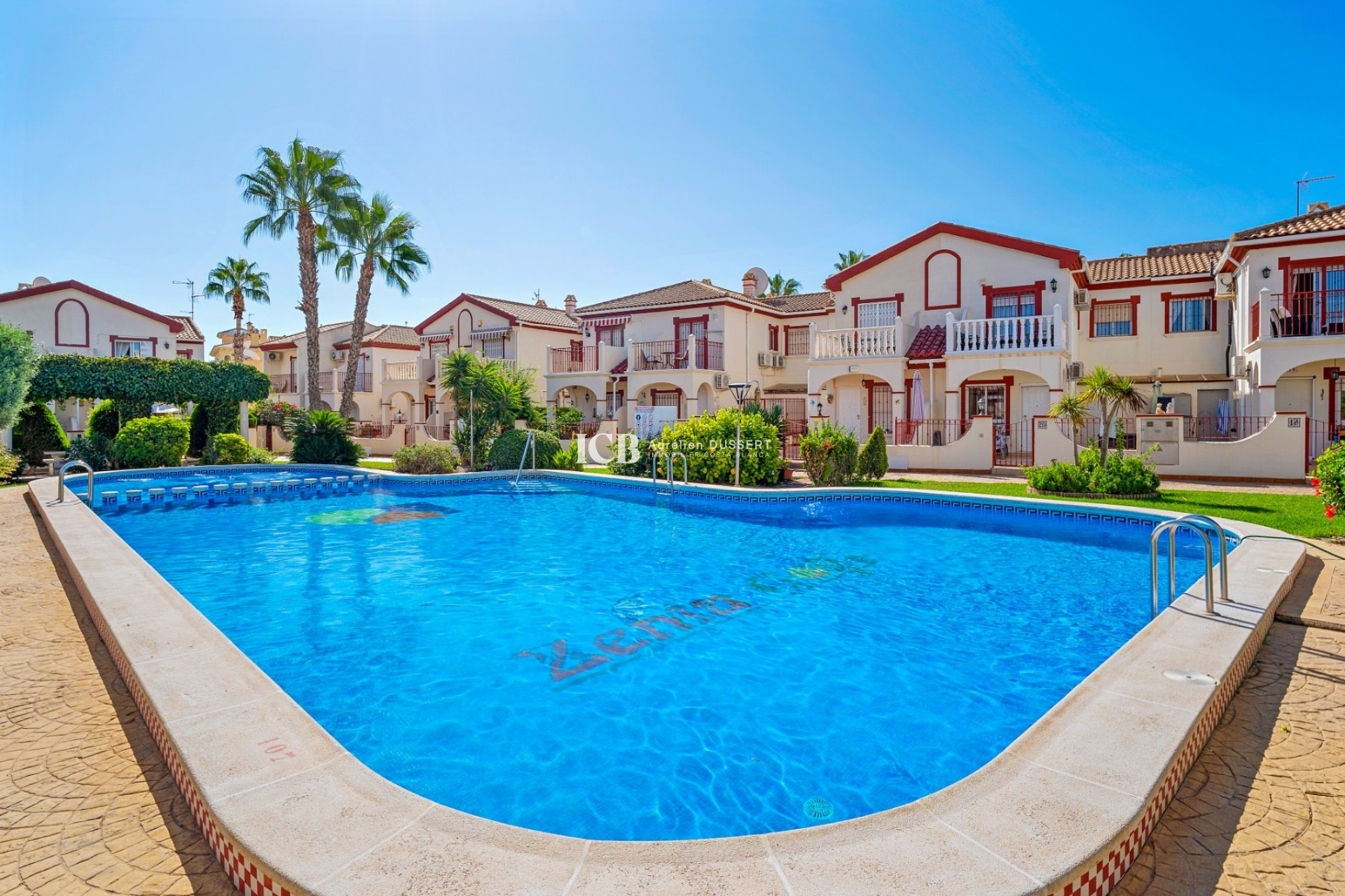 Resale - Townhouse -
Orihuela Costa - La Zenia