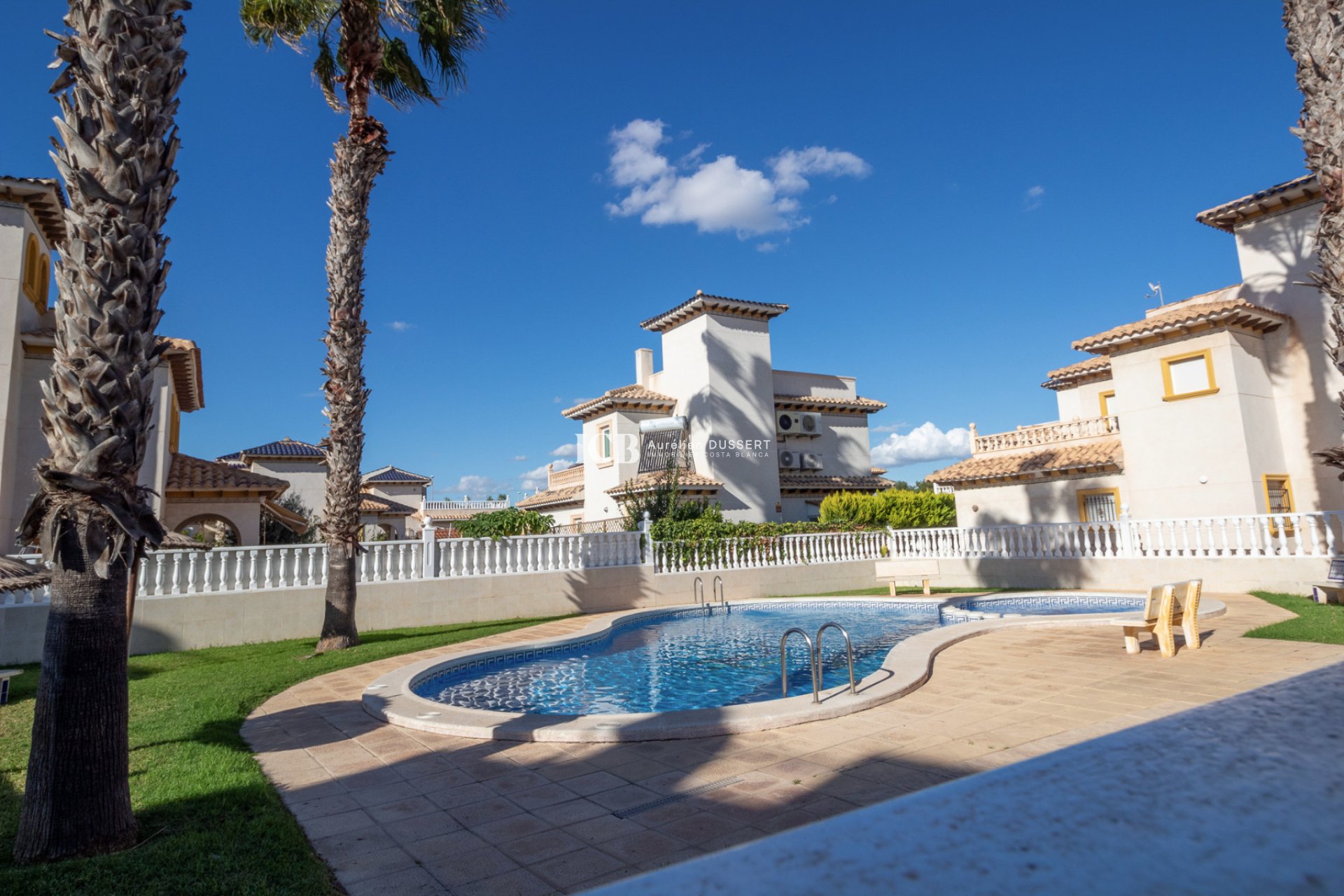 Resale - Townhouse -
Orihuela Costa - La Zenia