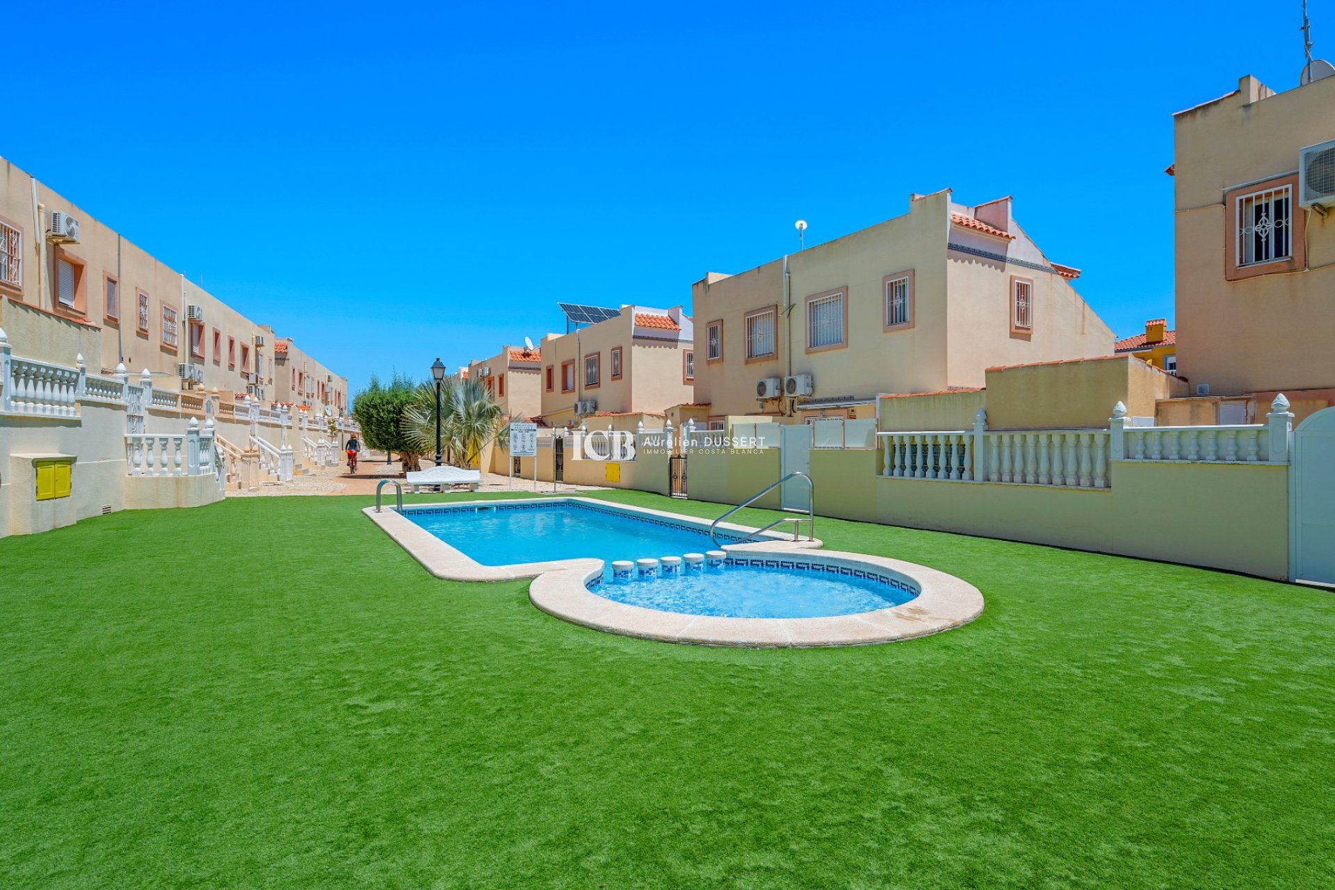 Resale - Townhouse -
Orihuela Costa - La Zenia