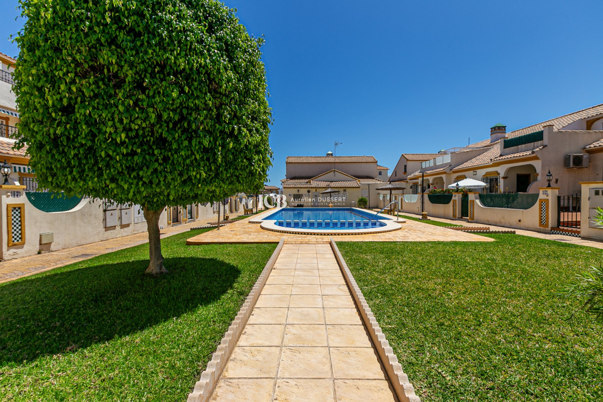 Resale - Townhouse -
Orihuela Costa - La Zenia