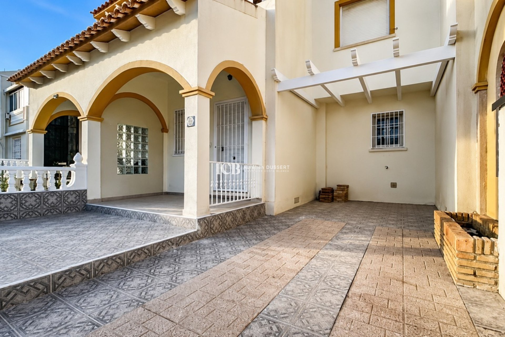 Resale - Townhouse -
Orihuela Costa - Los Almendros-La Florida
