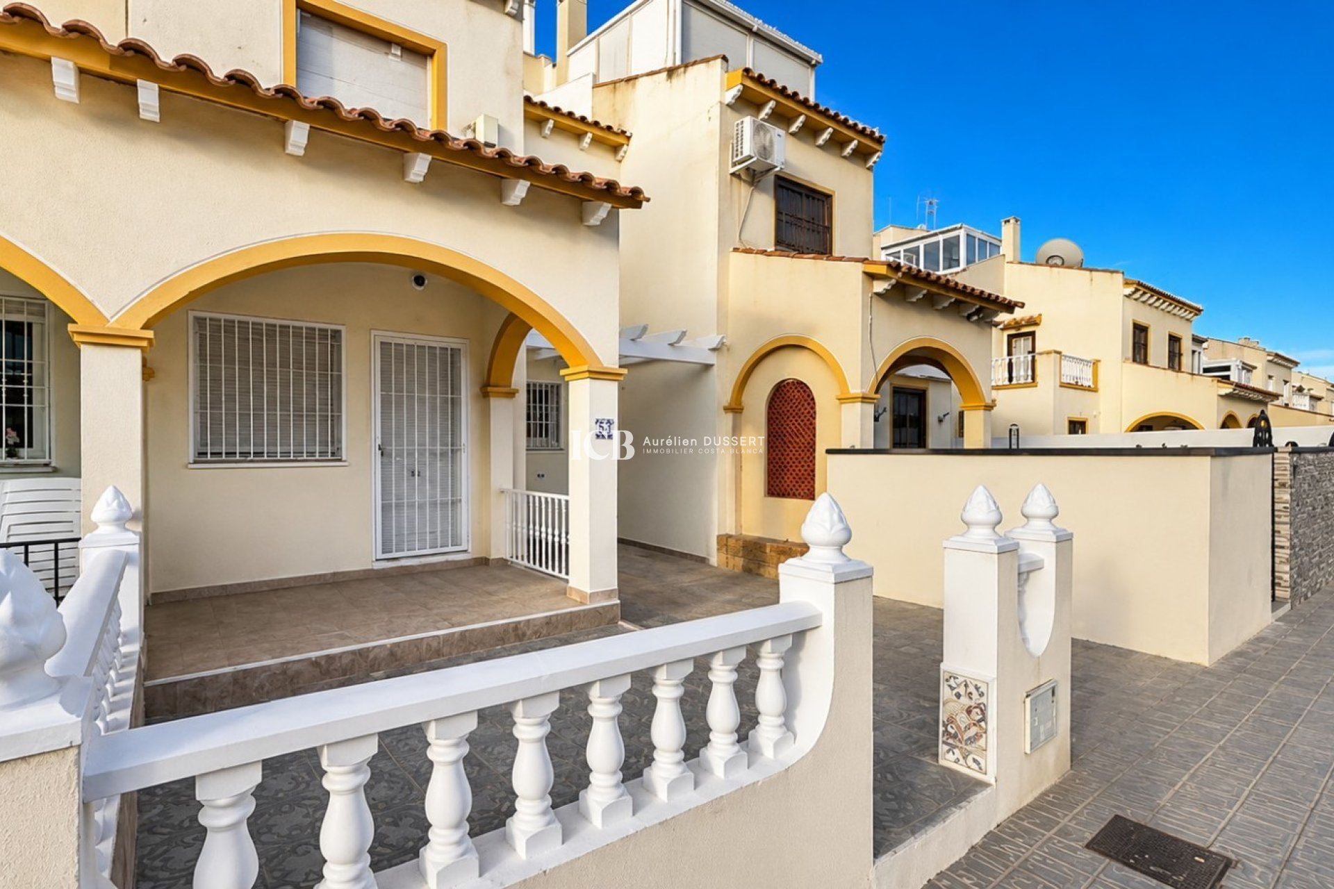 Resale - Townhouse -
Orihuela Costa - Los Almendros-La Florida