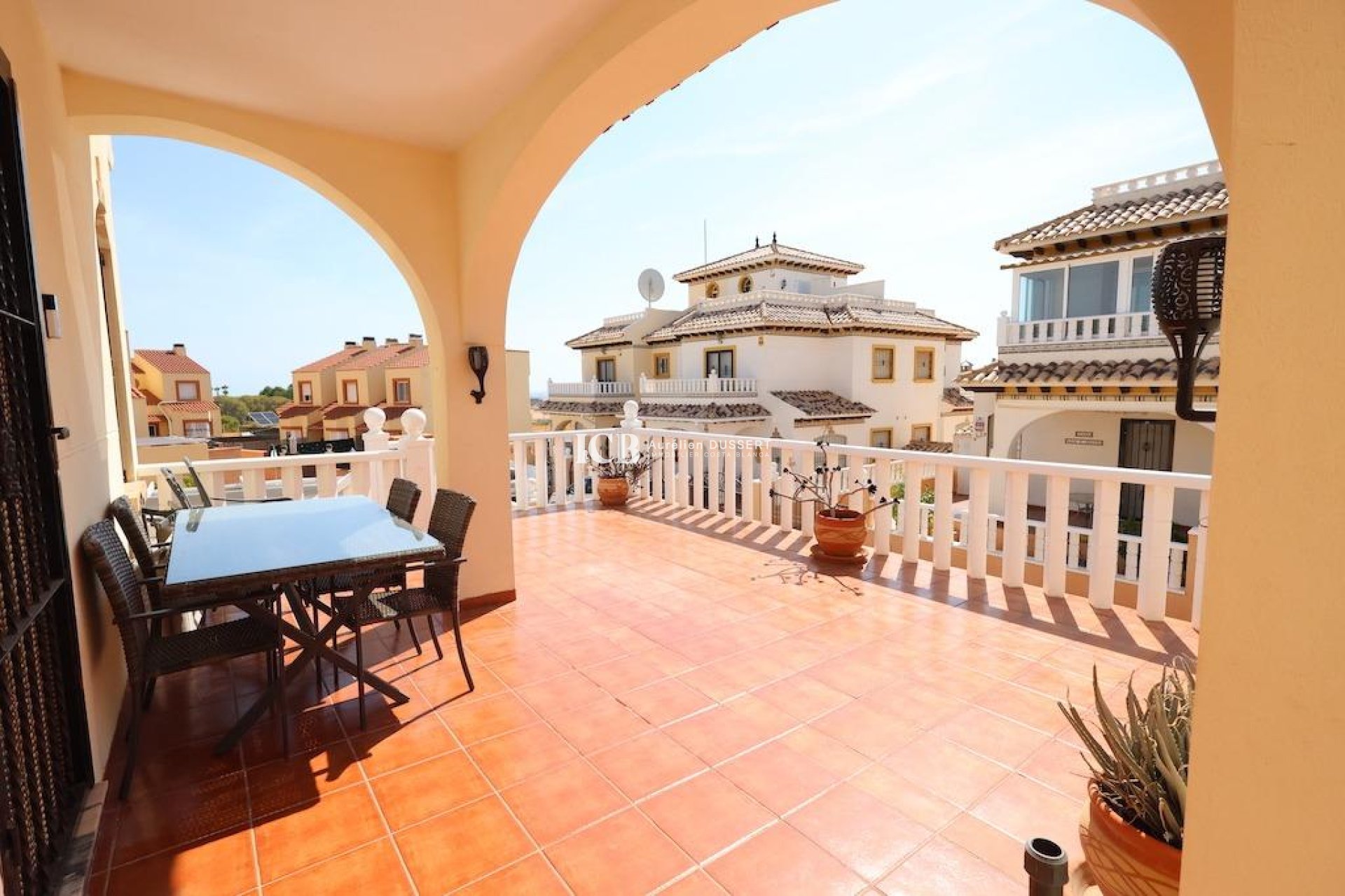 Resale - Townhouse -
Orihuela Costa - Montezenia