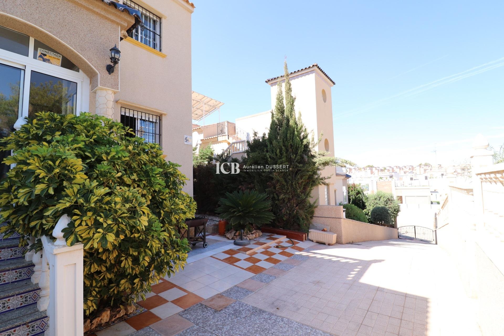 Resale - Townhouse -
Orihuela Costa - PAU 26