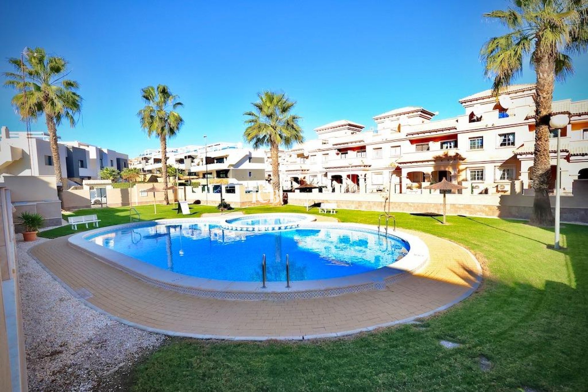 Resale - Townhouse -
Orihuela Costa - PAU 26