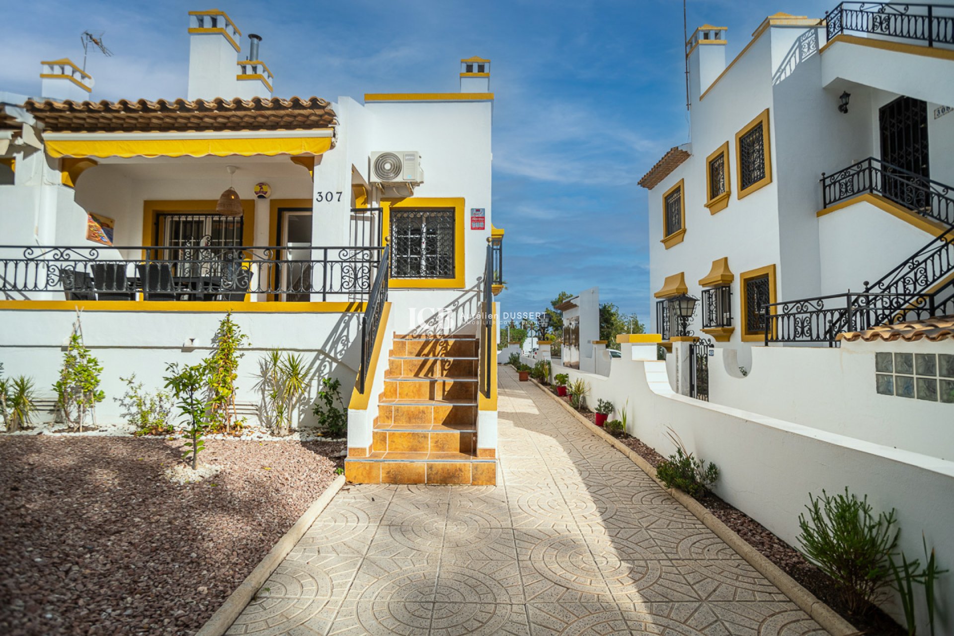 Resale - Townhouse -
Orihuela Costa - Villa Martin