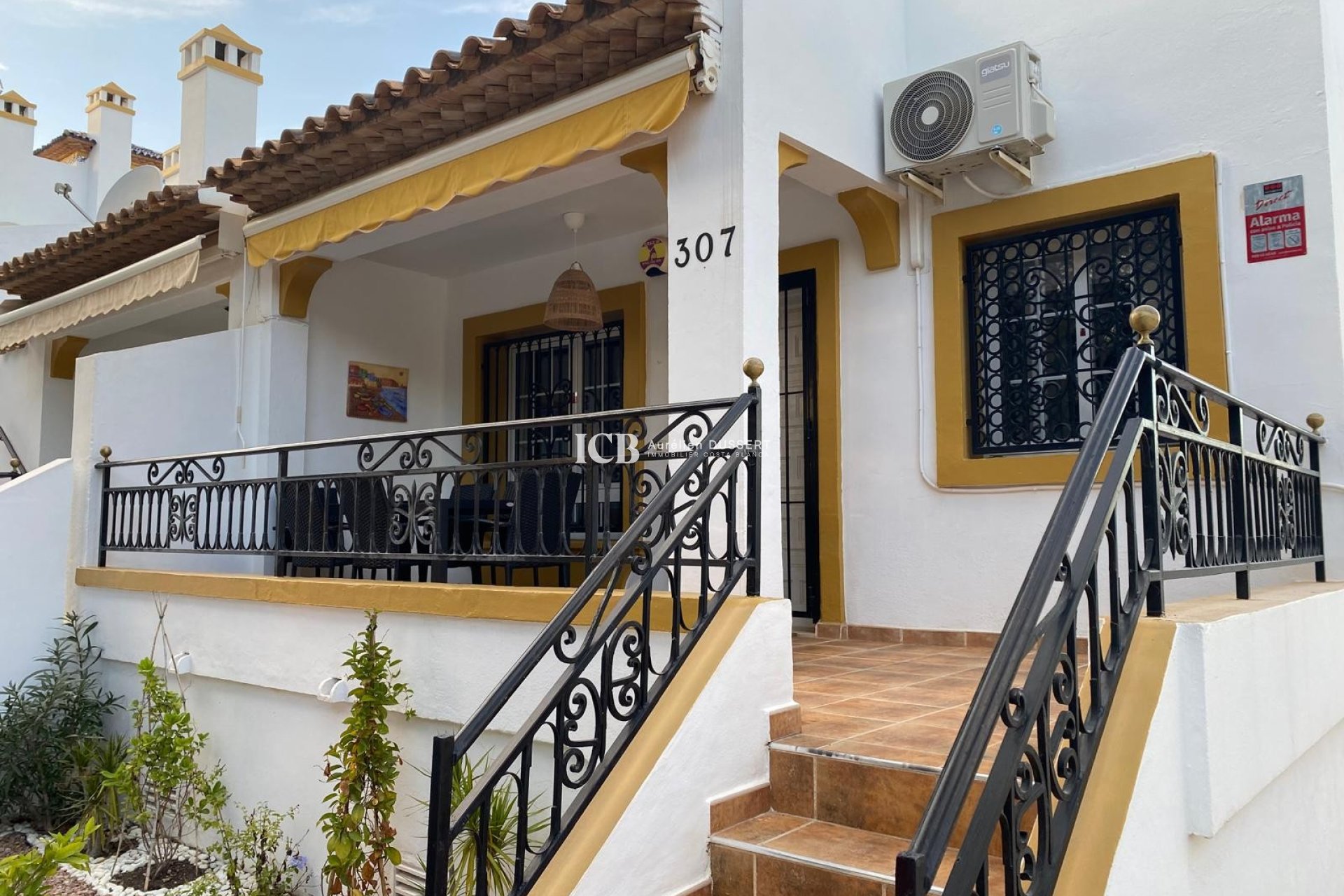 Resale - Townhouse -
Orihuela Costa - Villa Martin