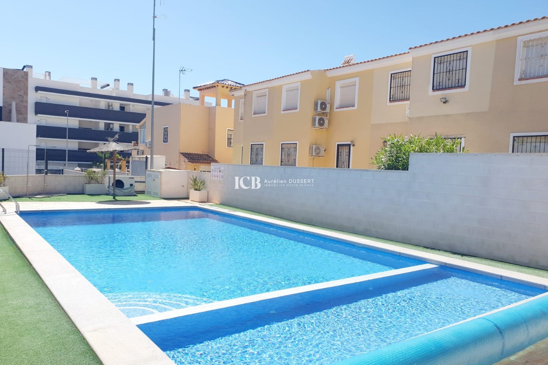 Resale - Townhouse -
Orihuela Costa - Villamartín