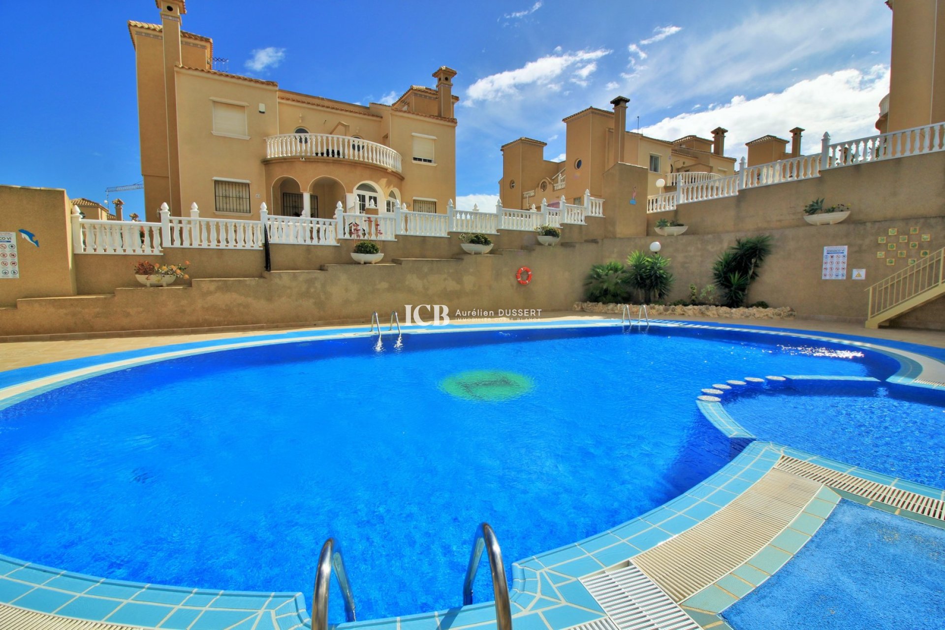 Resale - Townhouse -
Orihuela Costa - Villamartín