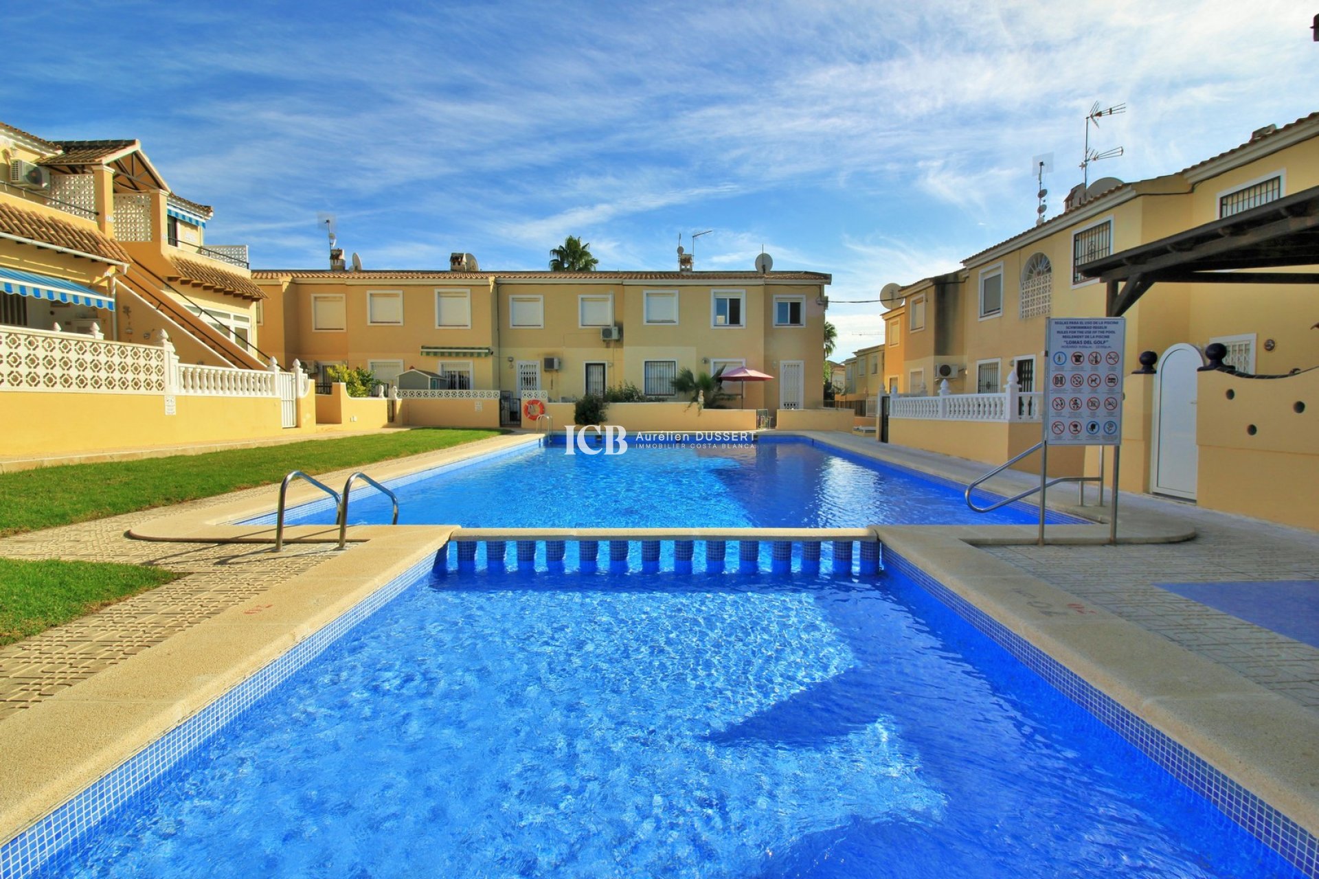 Resale - Townhouse -
Orihuela Costa - Villamartín