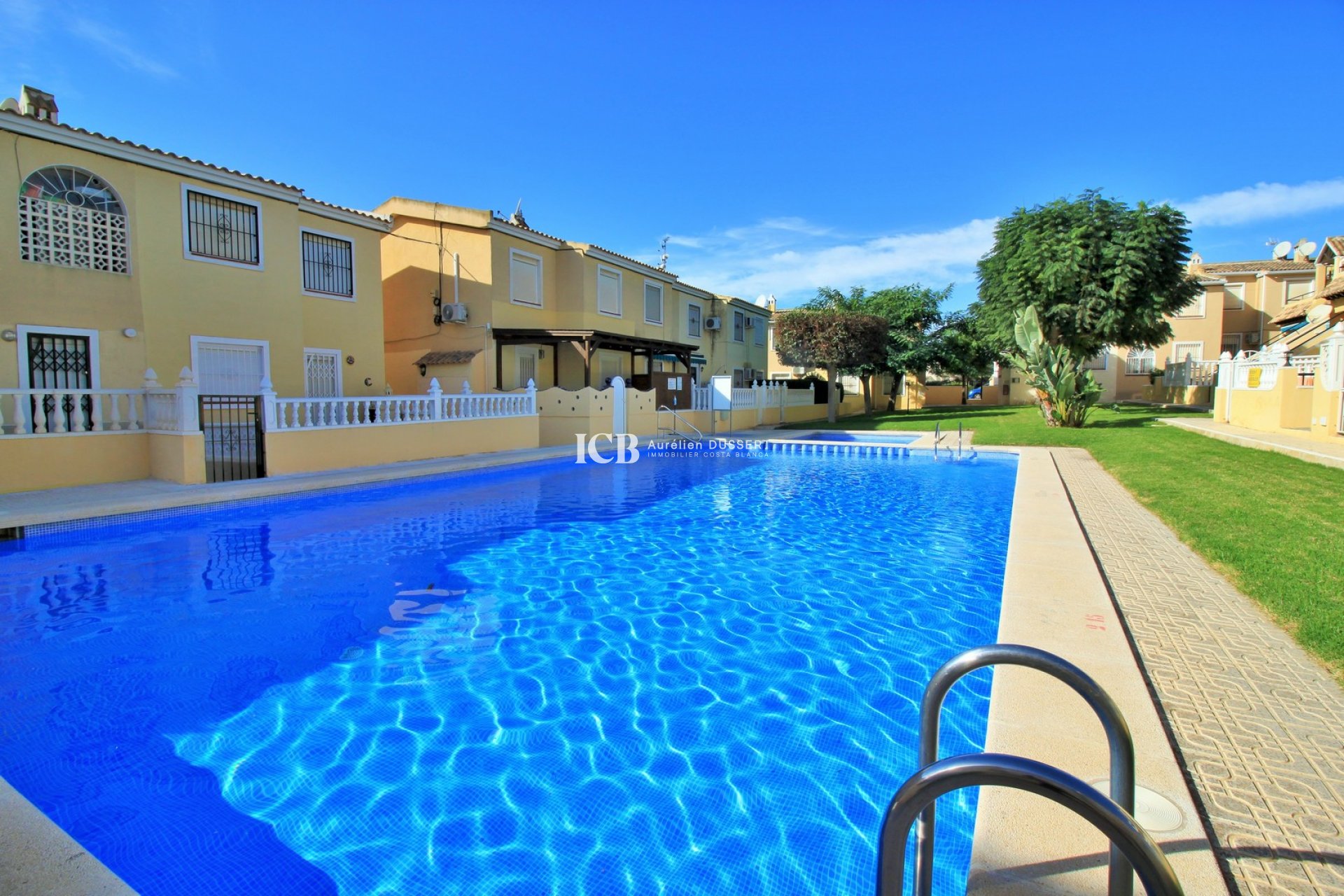 Resale - Townhouse -
Orihuela Costa - Villamartín