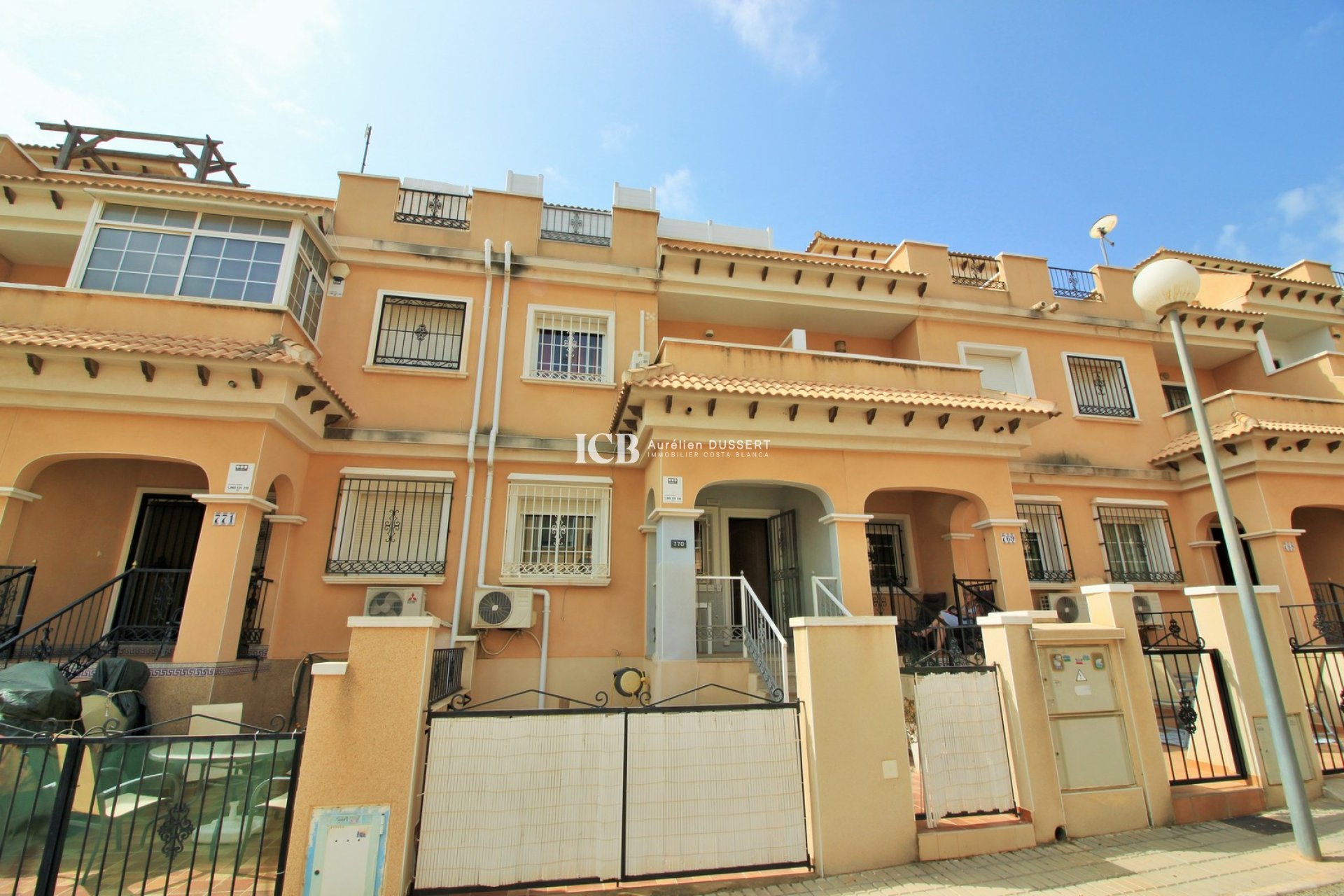 Resale - Townhouse -
Orihuela Costa - Villamartín