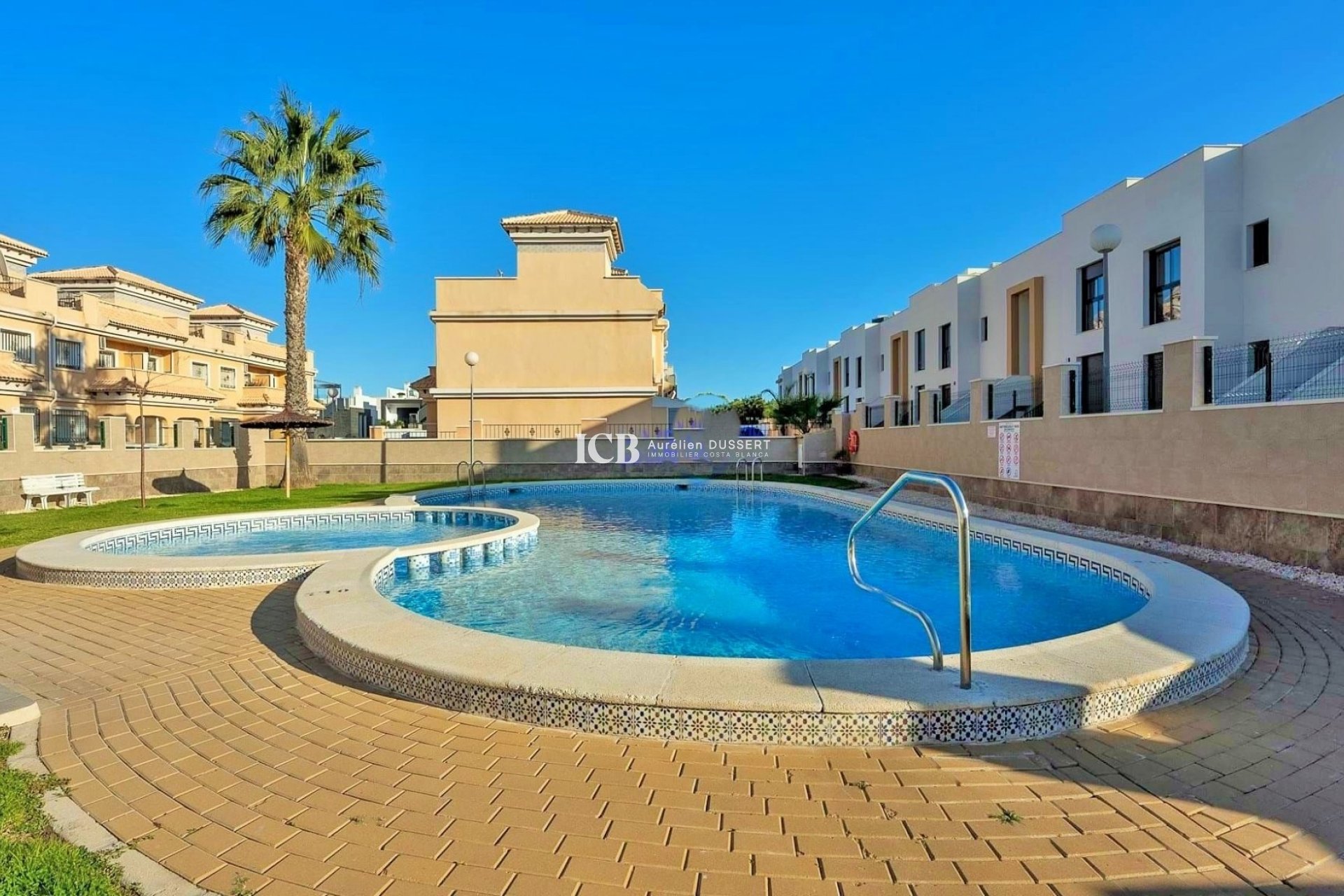 Resale - Townhouse -
Orihuela Costa - Villamartín