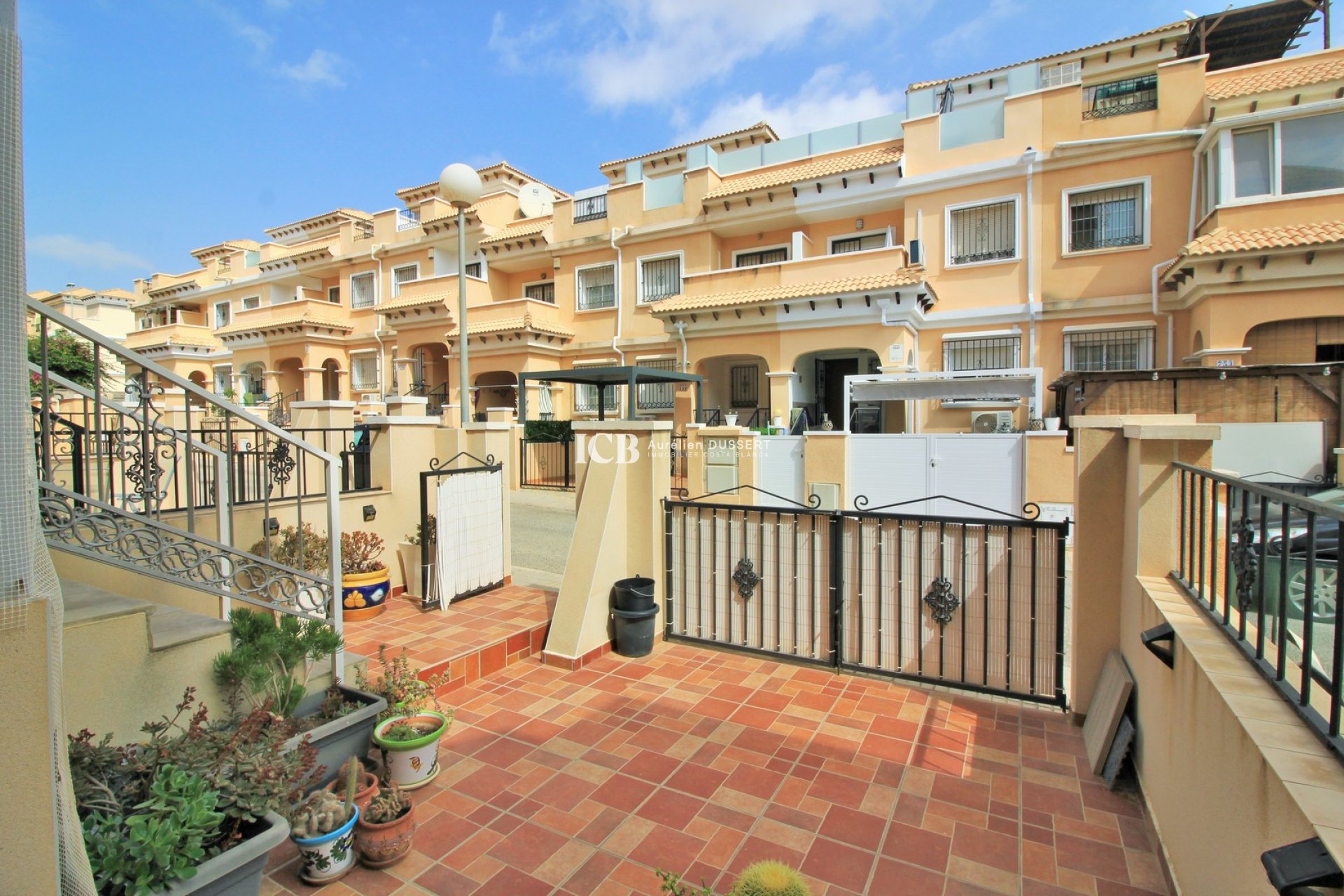 Resale - Townhouse -
Orihuela Costa - Villamartín