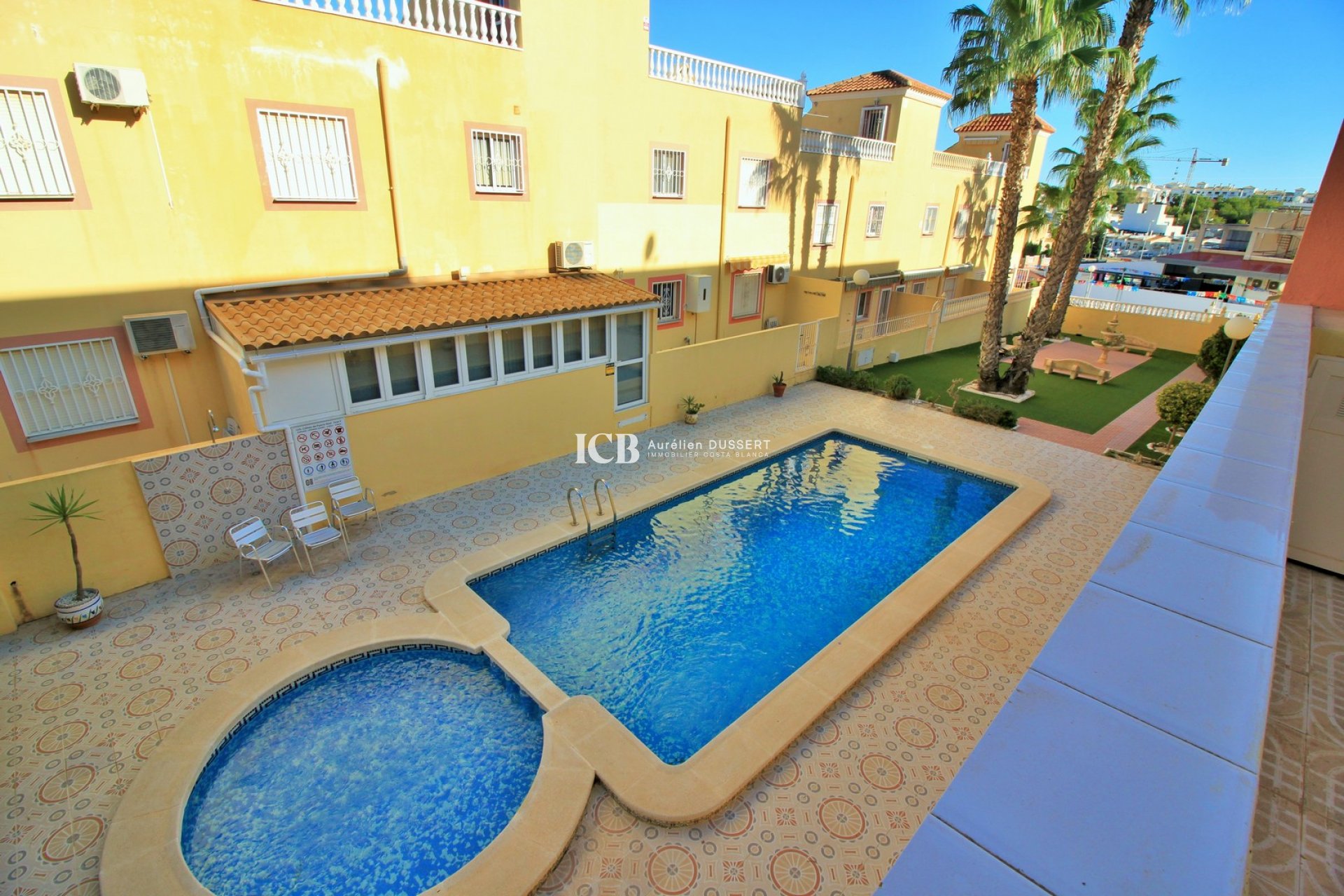 Resale - Townhouse -
Orihuela Costa - Villamartín