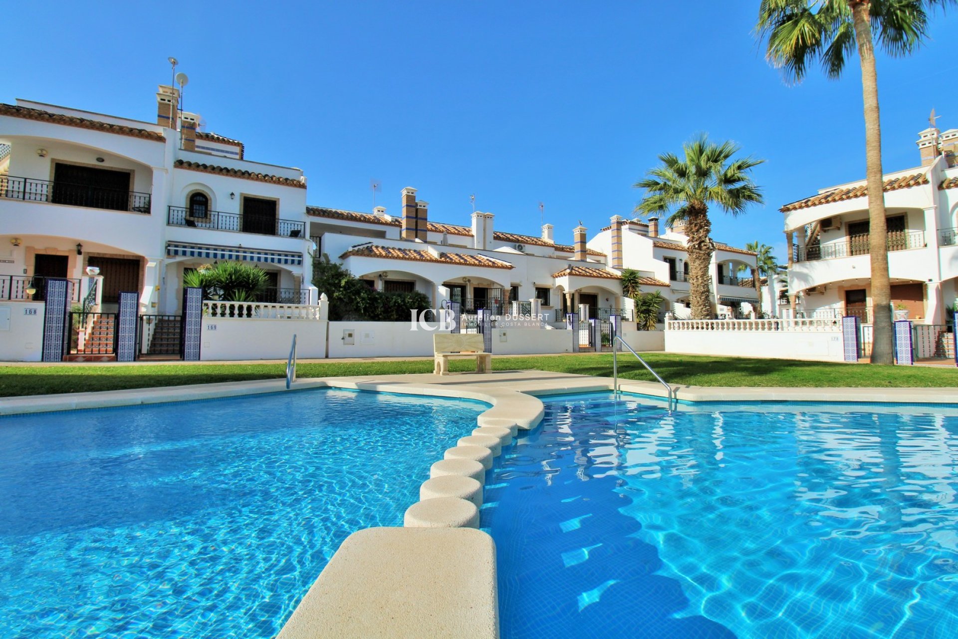 Resale - Townhouse -
Orihuela Costa - Villamartín