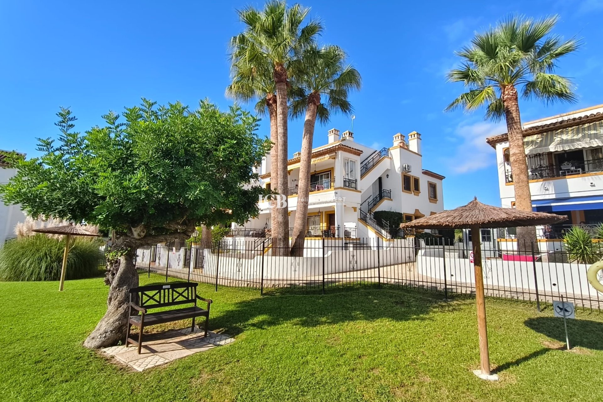Resale - Townhouse -
Orihuela Costa - Villamartín