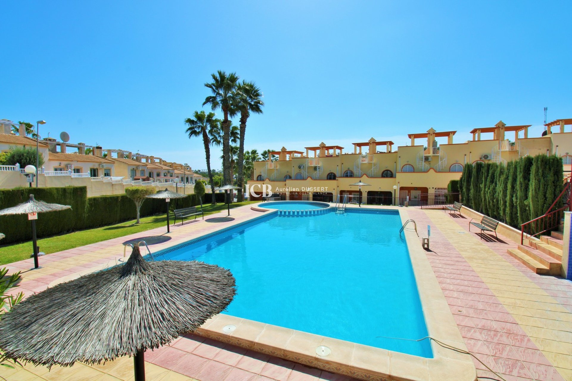 Resale - Townhouse -
Orihuela Costa - Villamartín