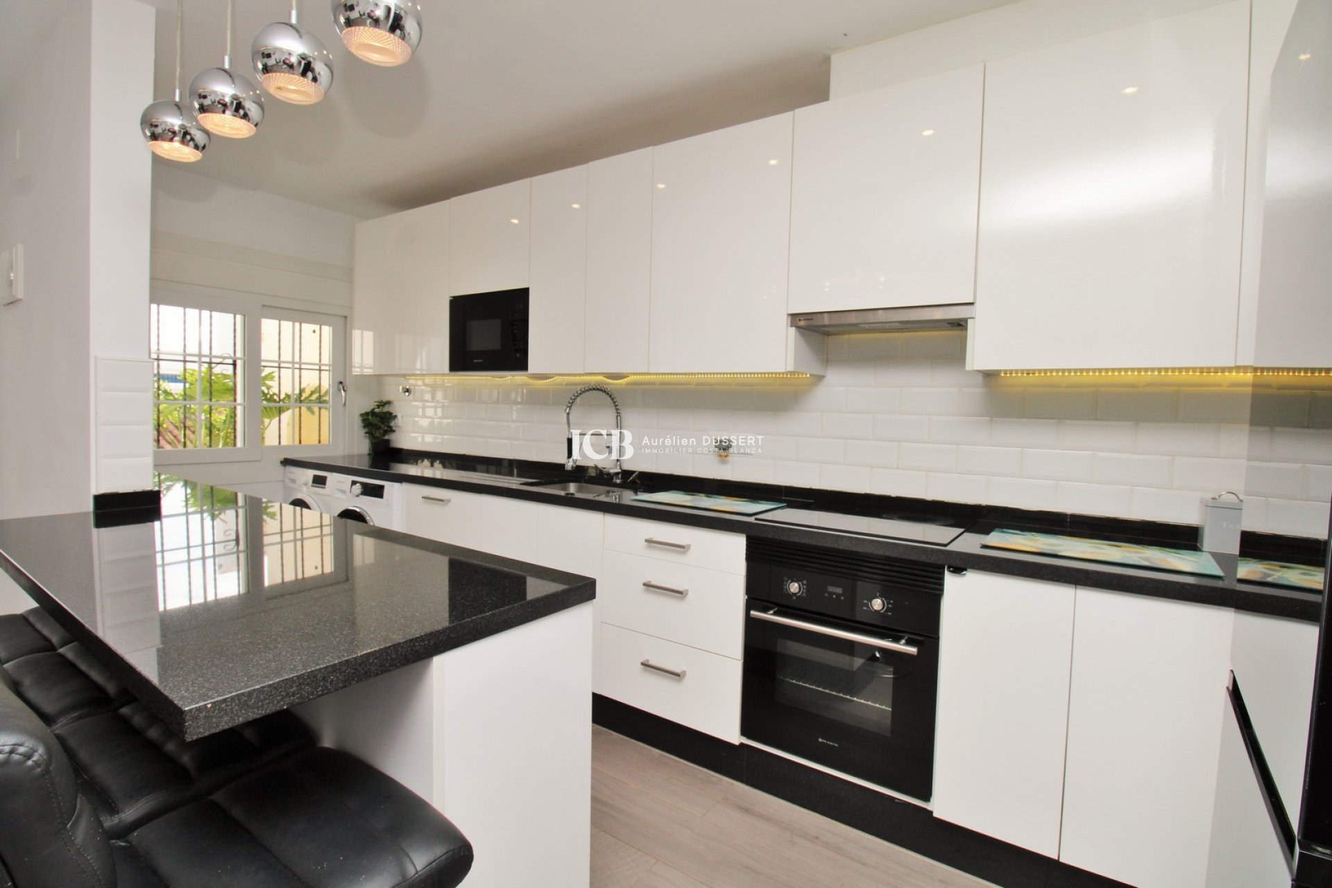 Resale - Townhouse -
Orihuela Costa - Villamartín