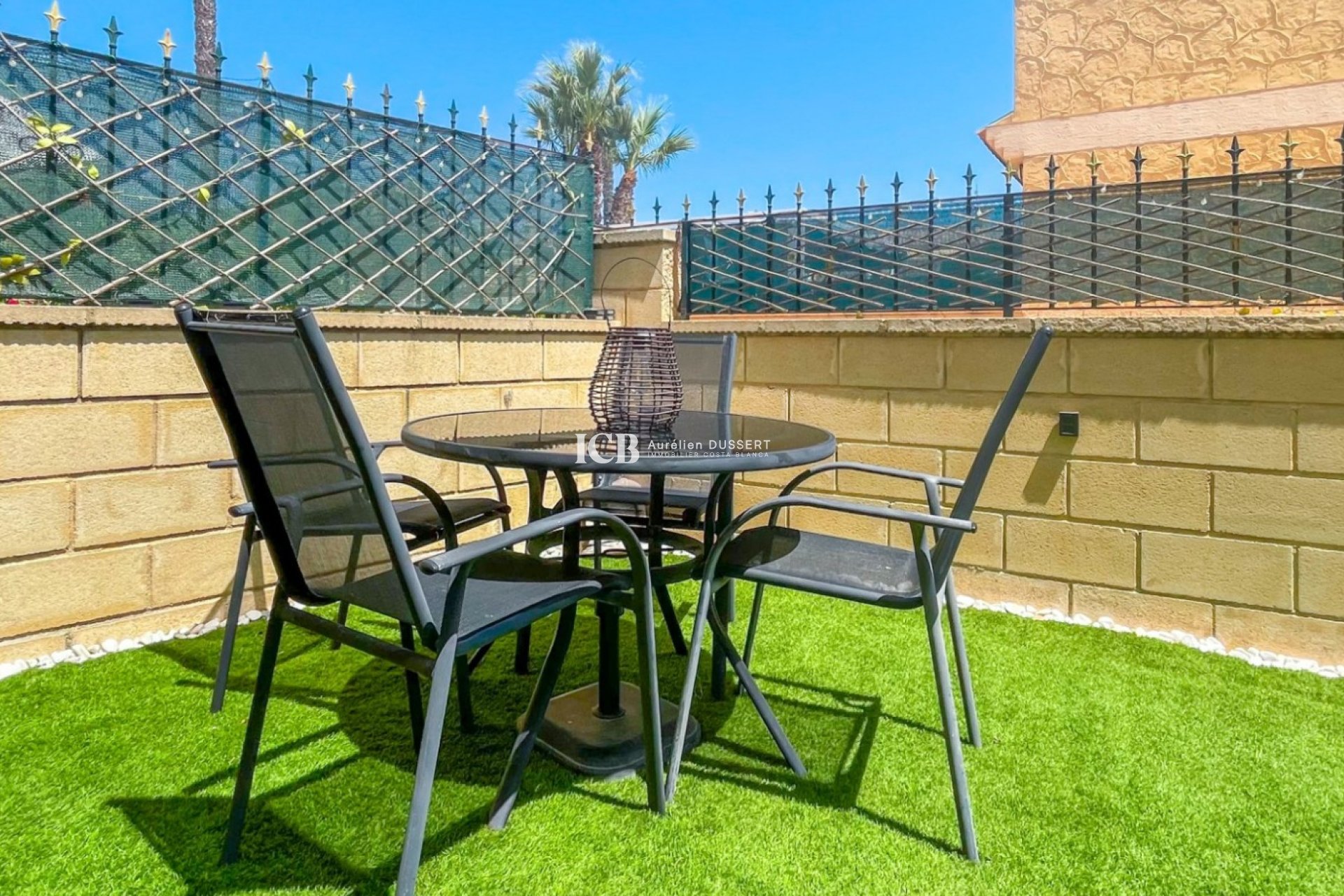 Resale - Townhouse -
Punta Prima - Torrevieja