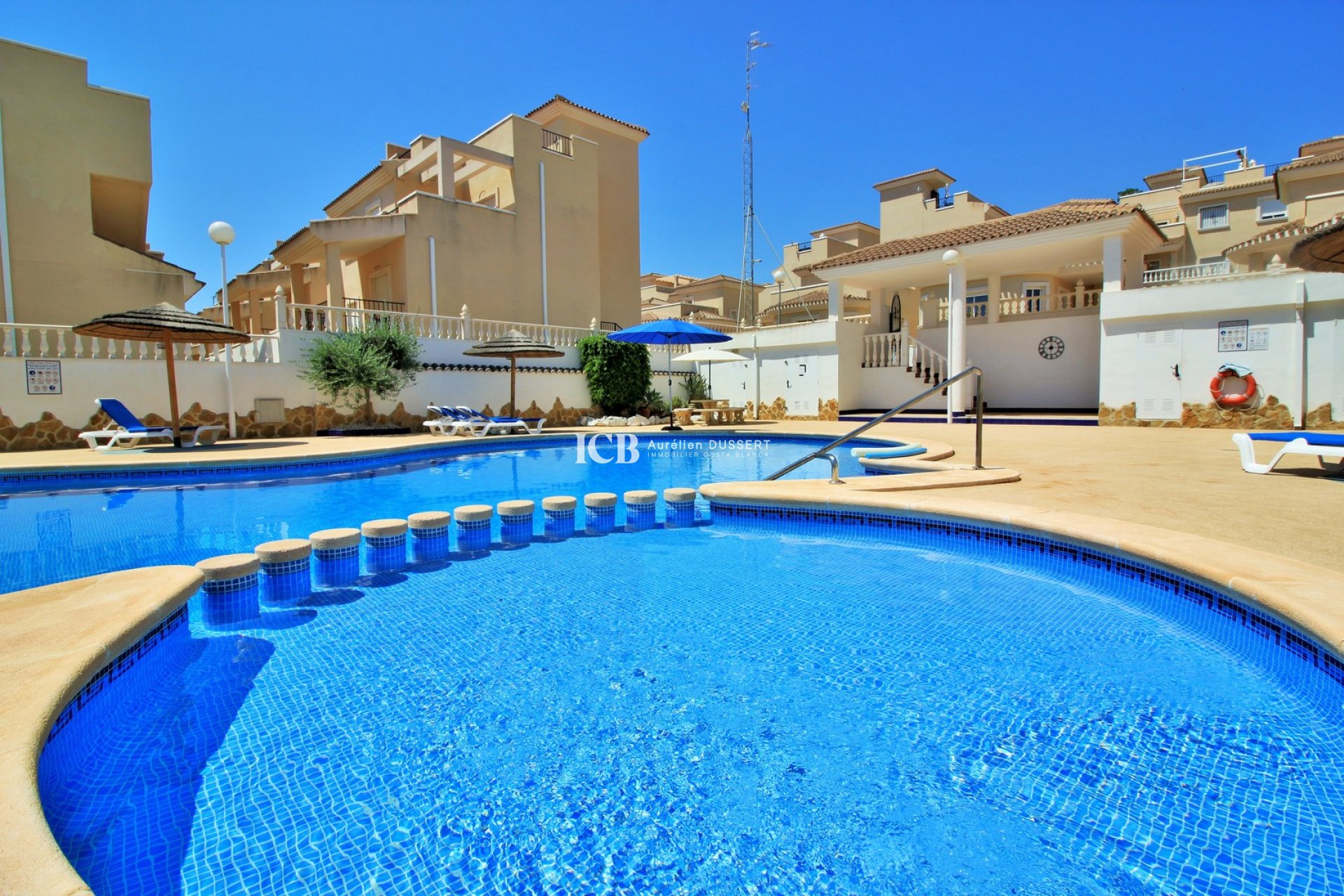 Resale - Townhouse -
San Miguel de Salinas