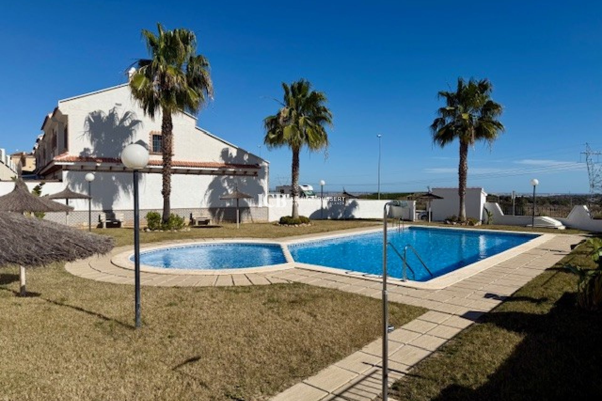 Resale - Townhouse -
San Miguel de Salinas