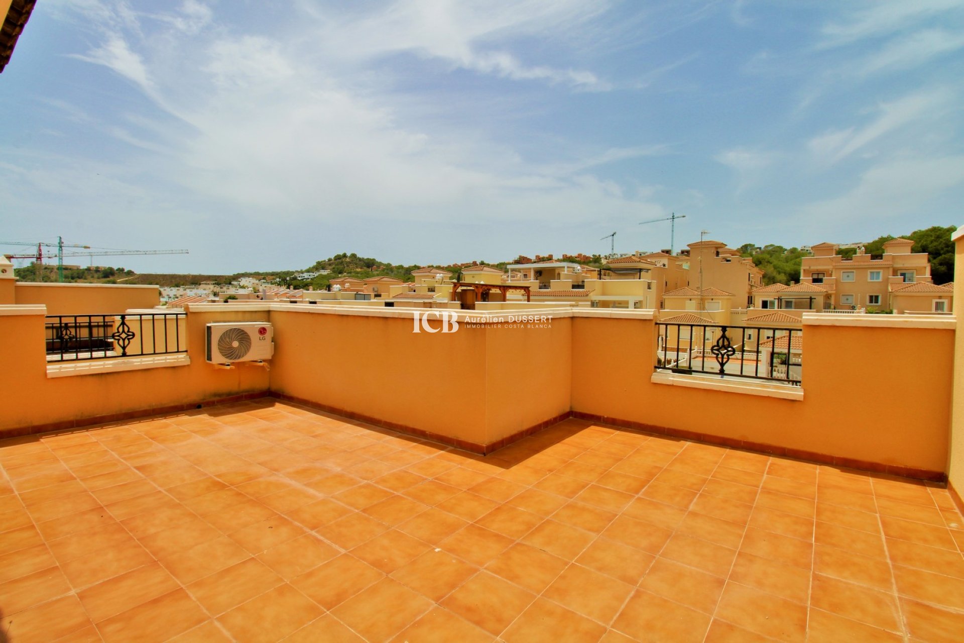 Resale - Townhouse -
San Miguel de Salinas