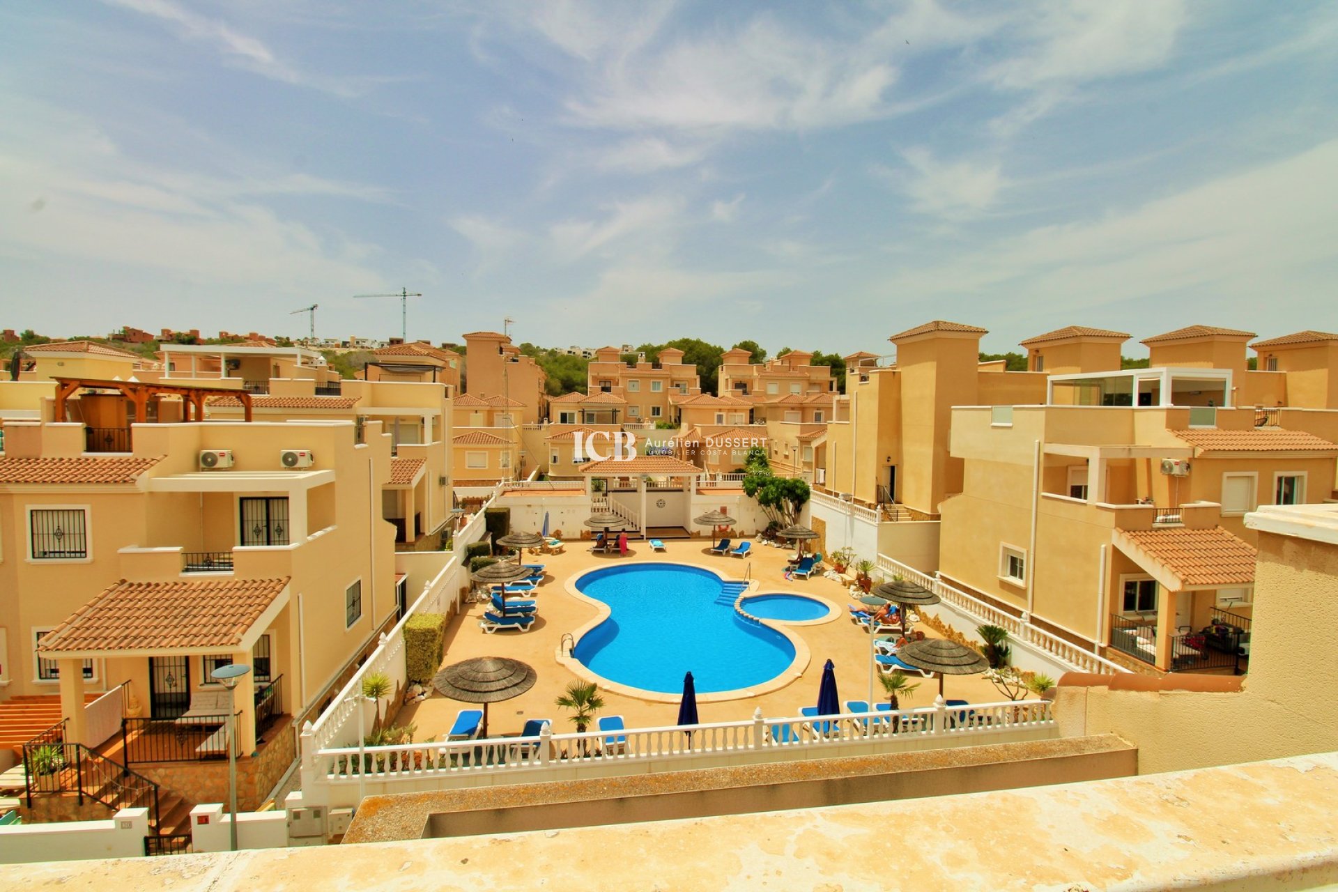Resale - Townhouse -
San Miguel de Salinas