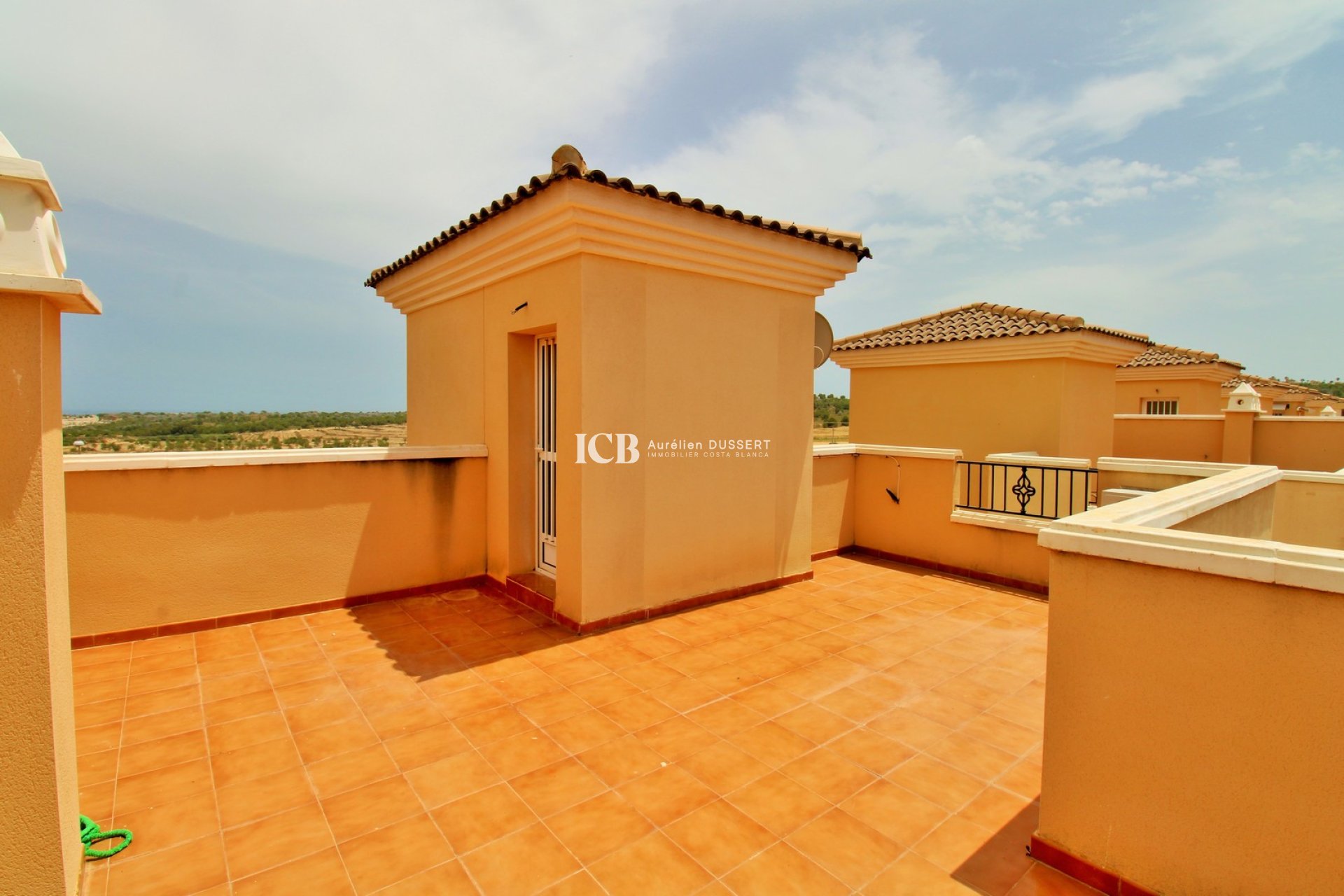 Resale - Townhouse -
San Miguel de Salinas