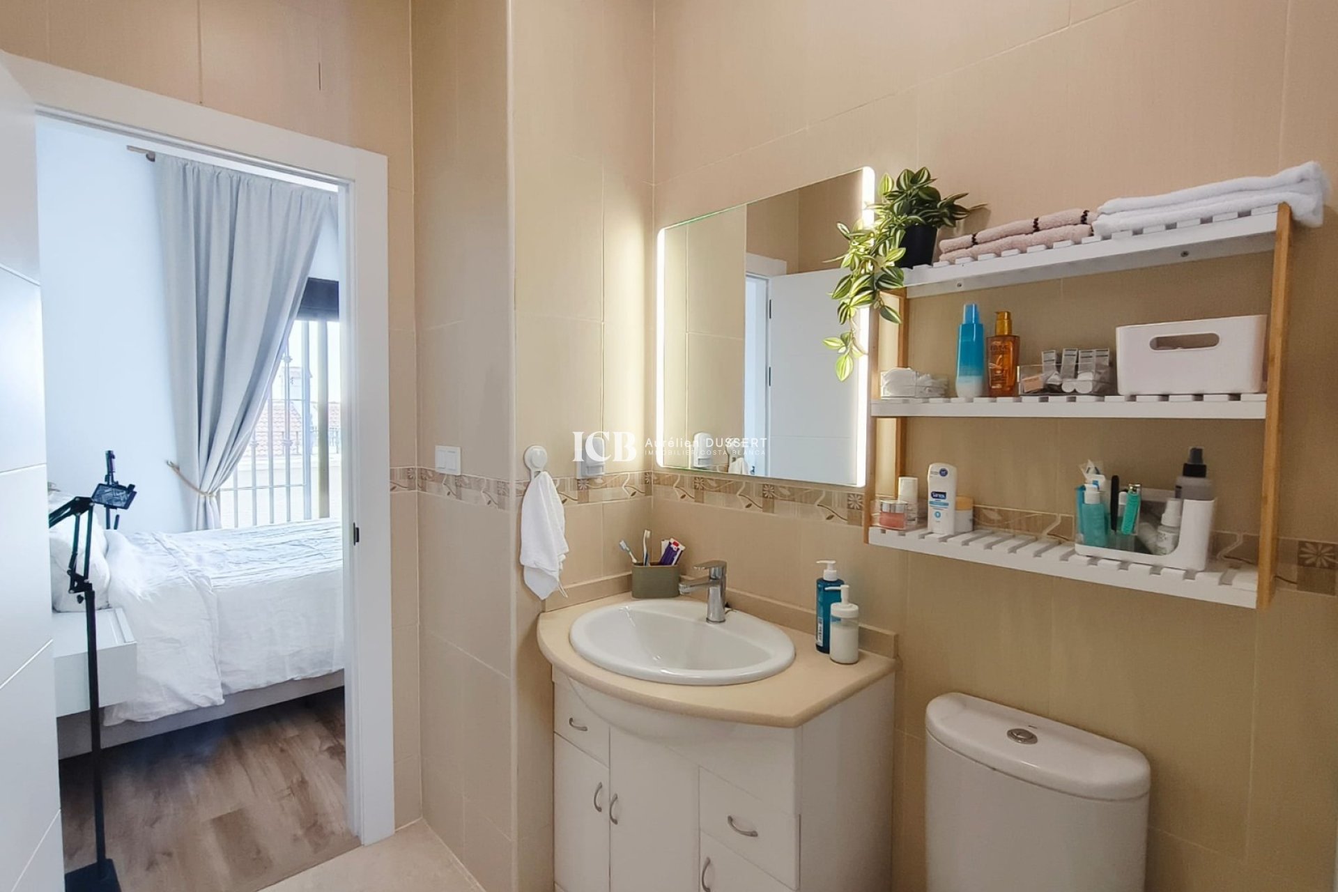 Resale - Townhouse -
San Miguel de Salinas