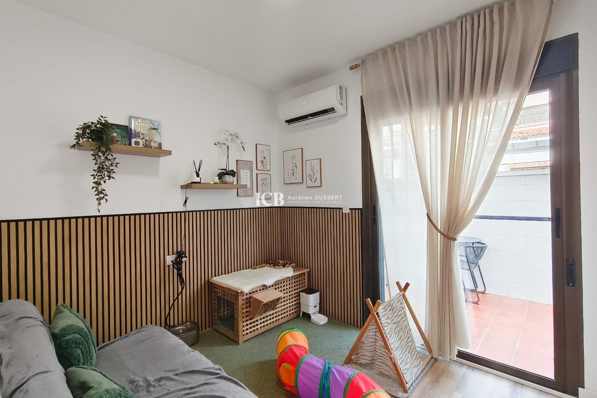 Resale - Townhouse -
San Miguel de Salinas