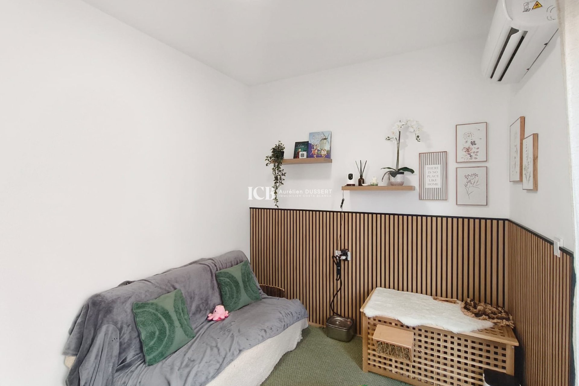 Resale - Townhouse -
San Miguel de Salinas
