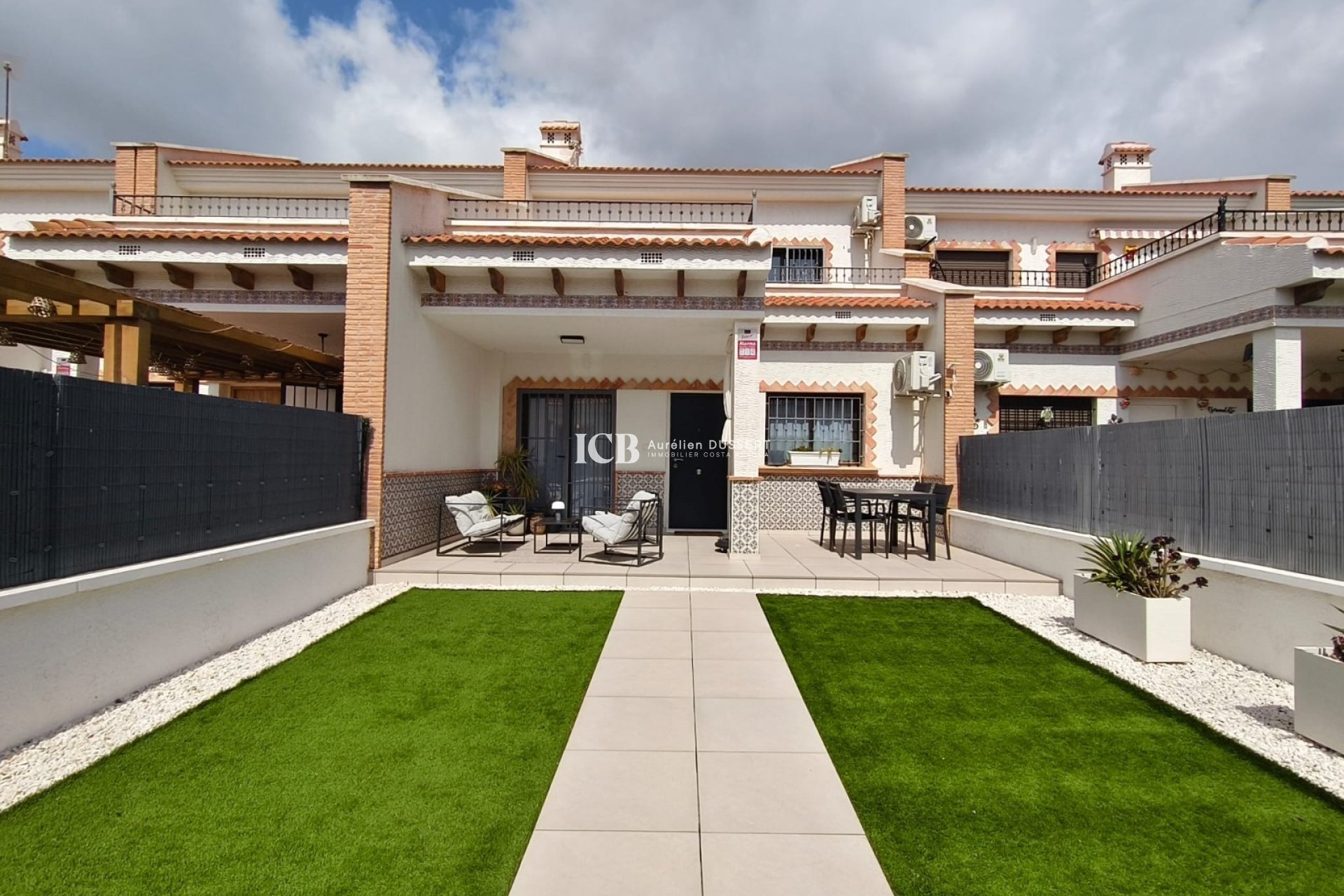 Resale - Townhouse -
San Miguel de Salinas
