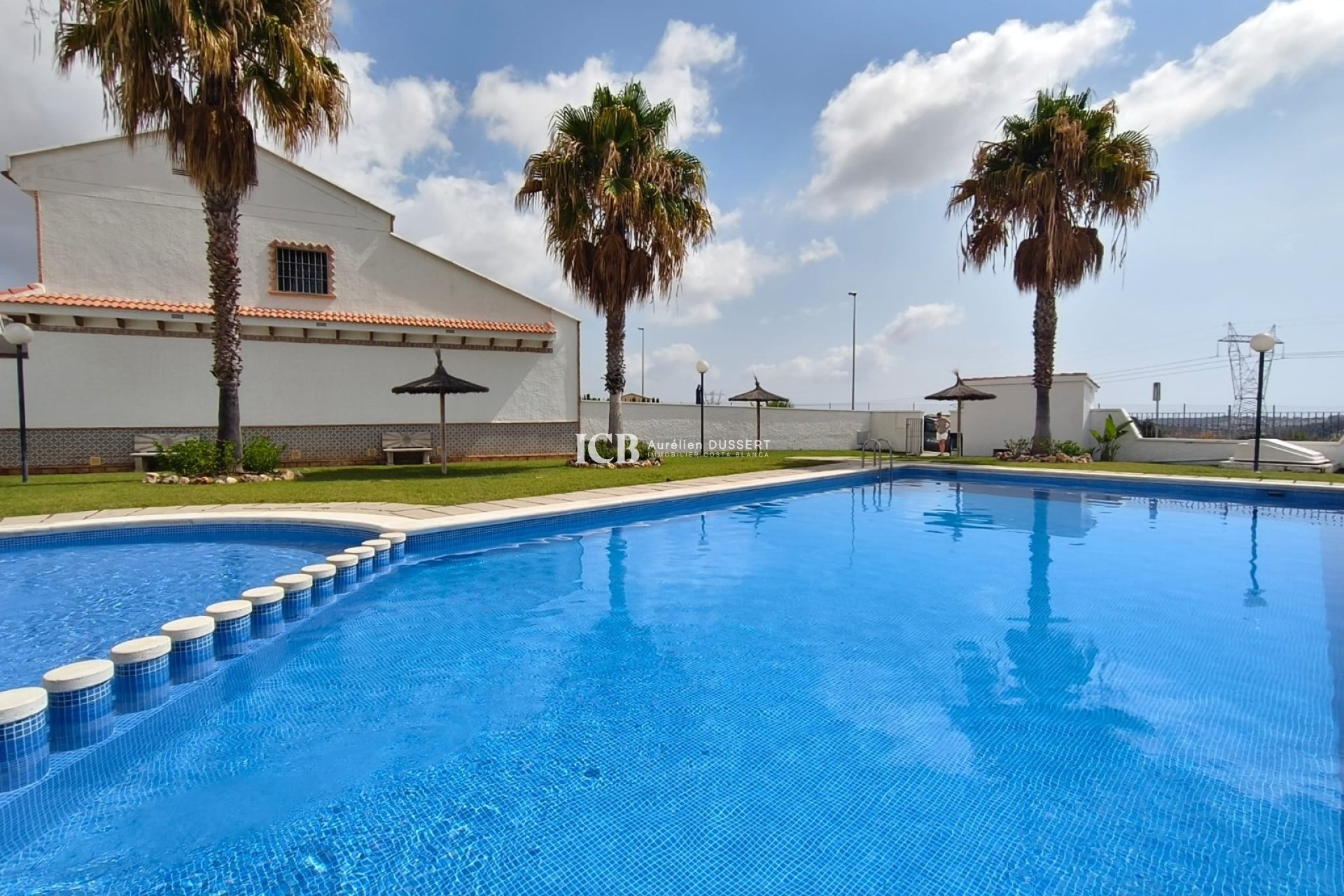 Resale - Townhouse -
San Miguel de Salinas